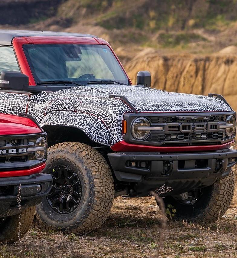 Ford Bronco HOT PEPPER RED Bronco Club 262097396_1746758838852936_576940741595554938_n