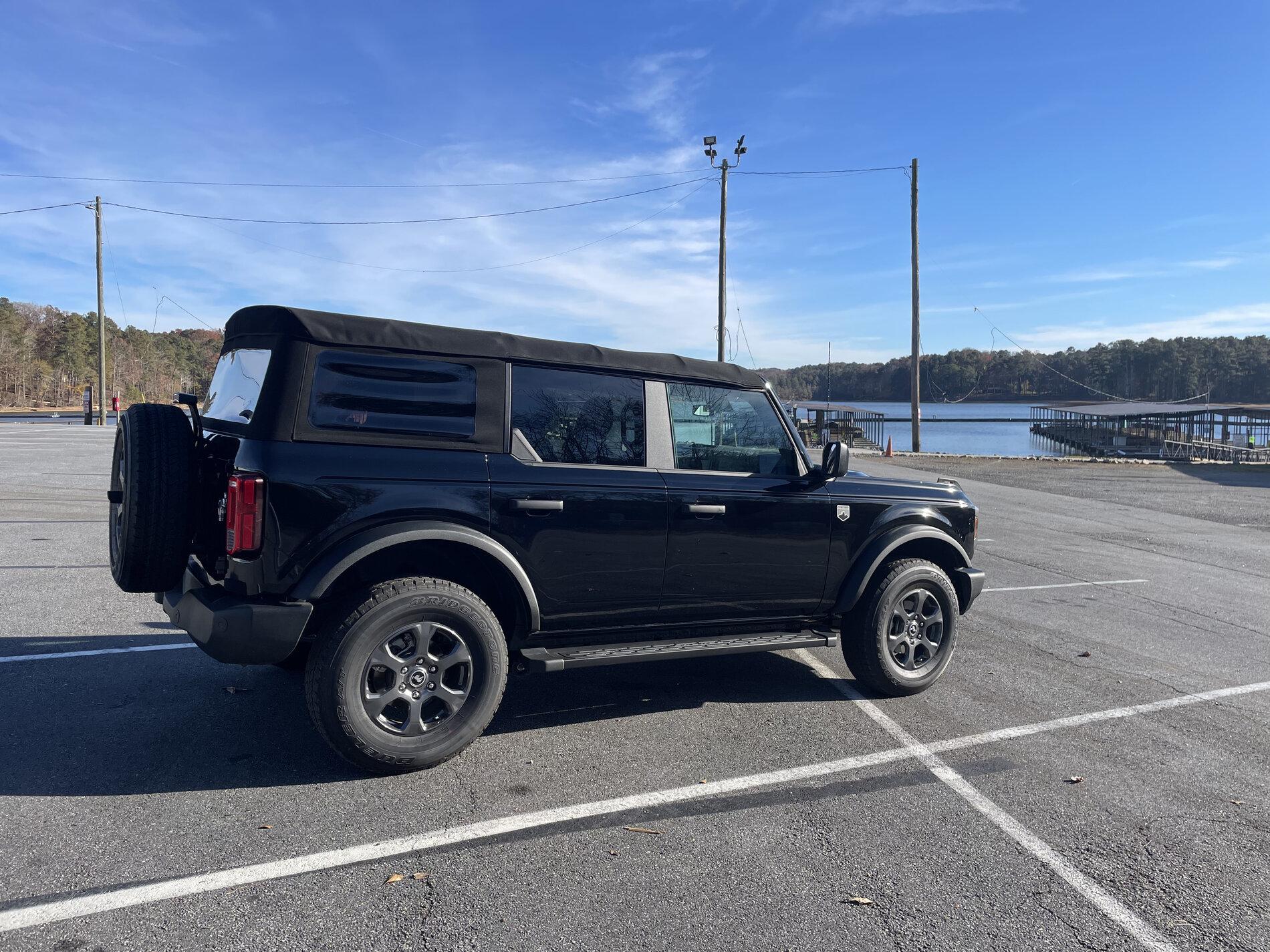 Ford Bronco SHADOW BLACK Bronco Club 69A73972-543A-42E0-A836-6DD23990CD68