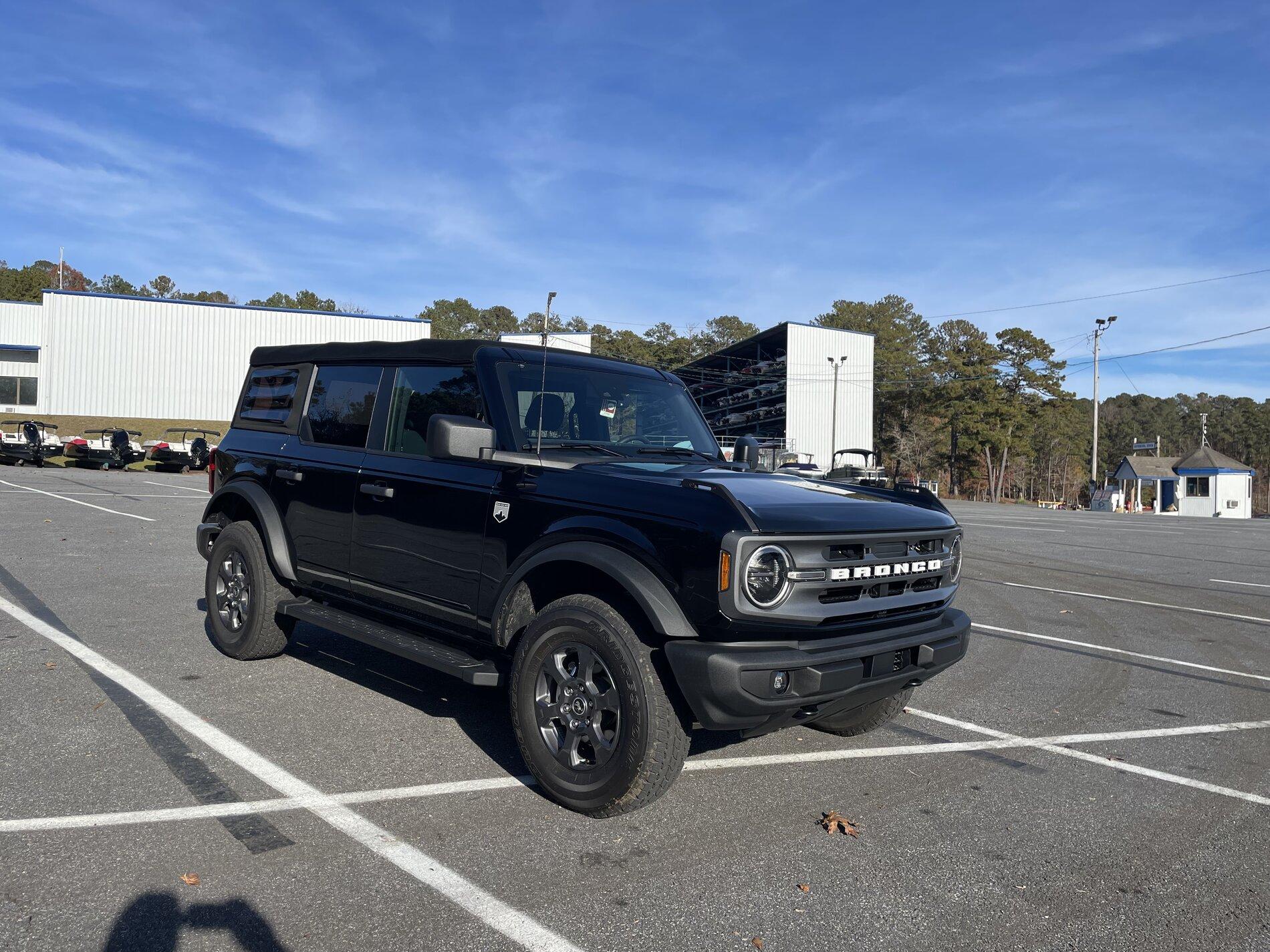 Ford Bronco SHADOW BLACK Bronco Club 5E058D94-D8CB-4270-977F-0C2E748B81F5