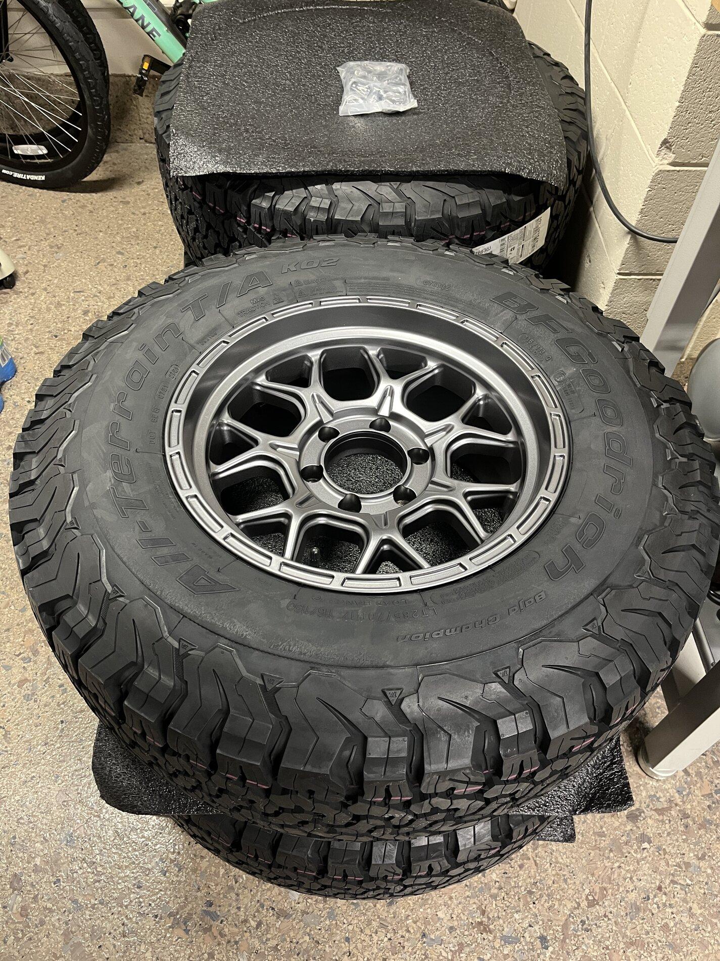 Ford Bronco Show us your installed wheel / tire upgrades here! (Pics) IMG_0344.JPG