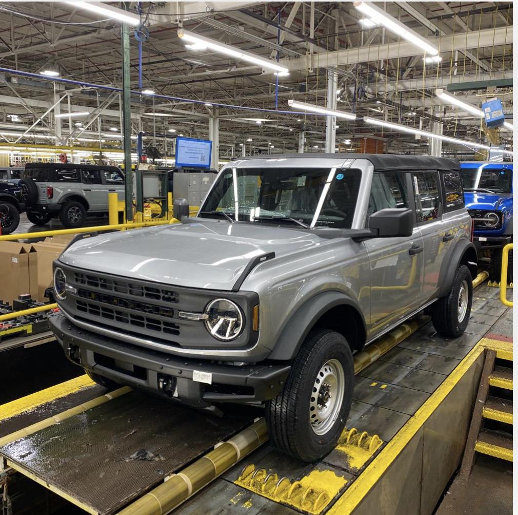 Ford Bronco ICONIC SILVER Bronco Club 1638403951414