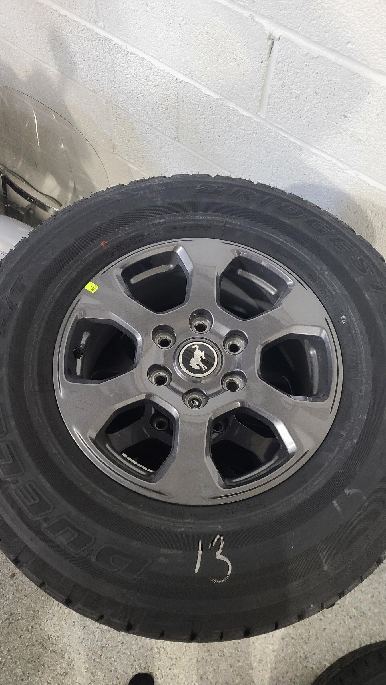 Ford Bronco Big Bend Wheels & Tires w/TPMS (5) 20211201_150239