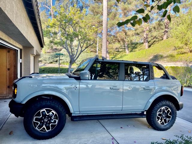 Ford Bronco Broncos "Rake", level vs lift IMG_0124