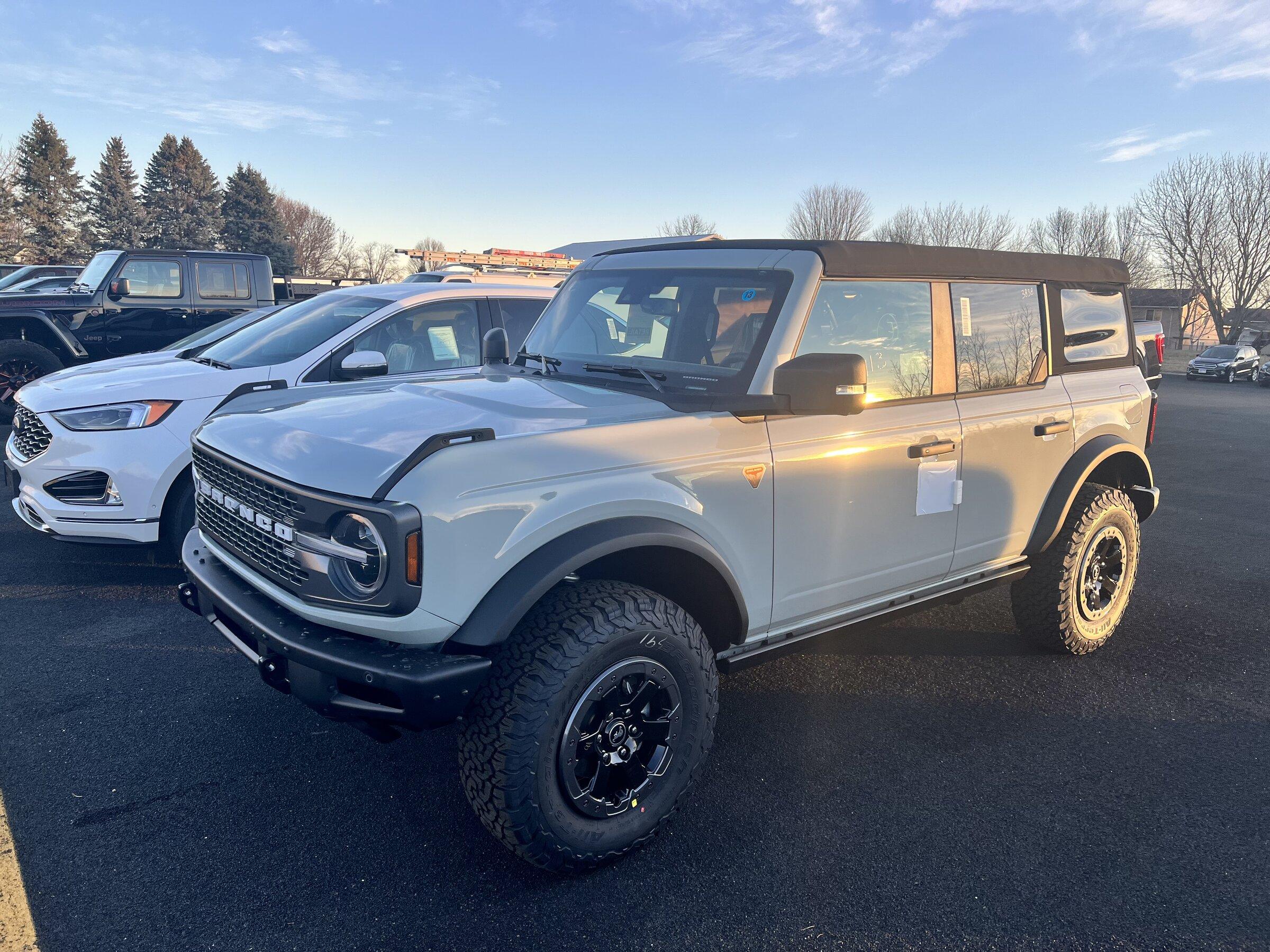 Ford Bronco CACTUS GRAY Bronco Club FE3F8F19-68F0-4F8E-9317-8703384DE95C