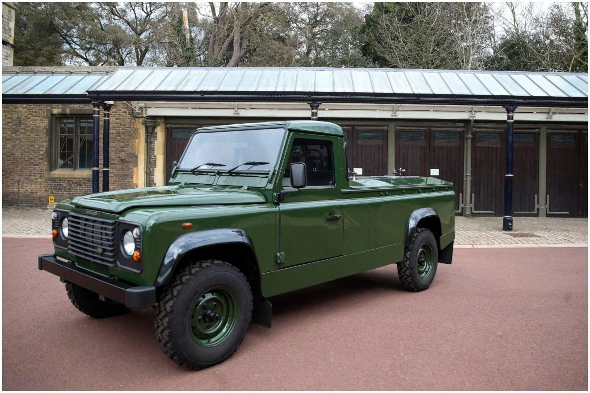 Ford Bronco ERUPTION GREEN Bronco Club pjimage-35