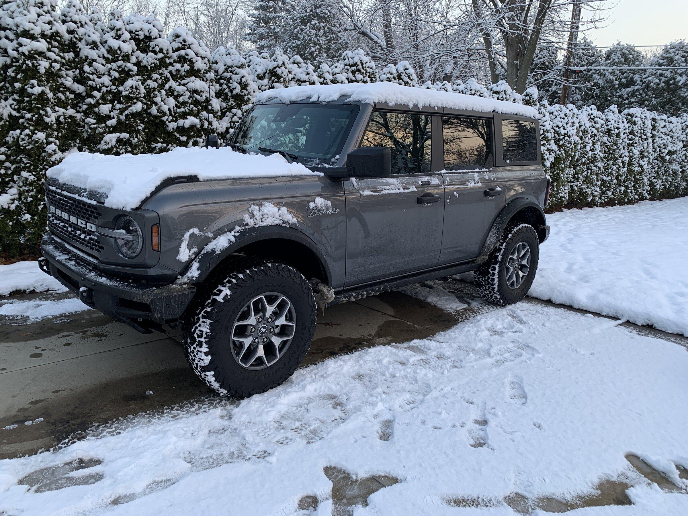Ford Bronco CARBONIZED GRAY Bronco Club 382C08DD-E8D3-4B3D-9B5A-F89F5898CE71
