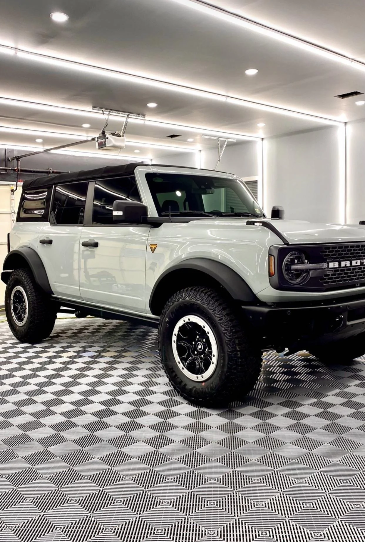 Ford Bronco CACTUS GRAY Bronco Club 81377FA1-4BBC-490C-B2CE-BF514D0B592A