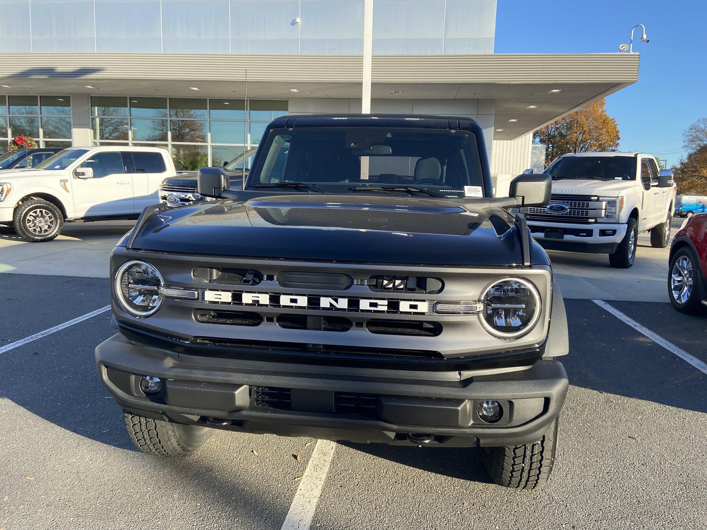 Ford Bronco SHADOW BLACK Bronco Club 1F9C717D-FD9E-4258-BC92-02A55BE8A9F5