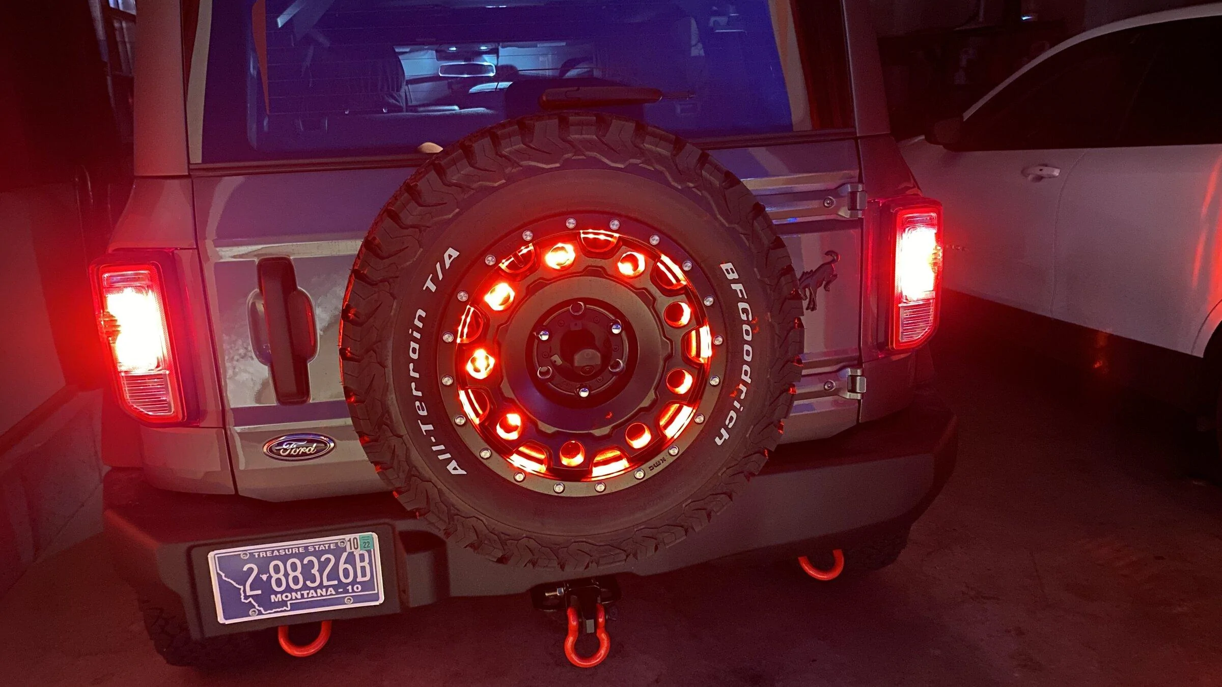 Ford Bronco Oracle 3rd brake light in spare tire 48B70A20-ACBD-466D-BB6D-0DB0D97AD717