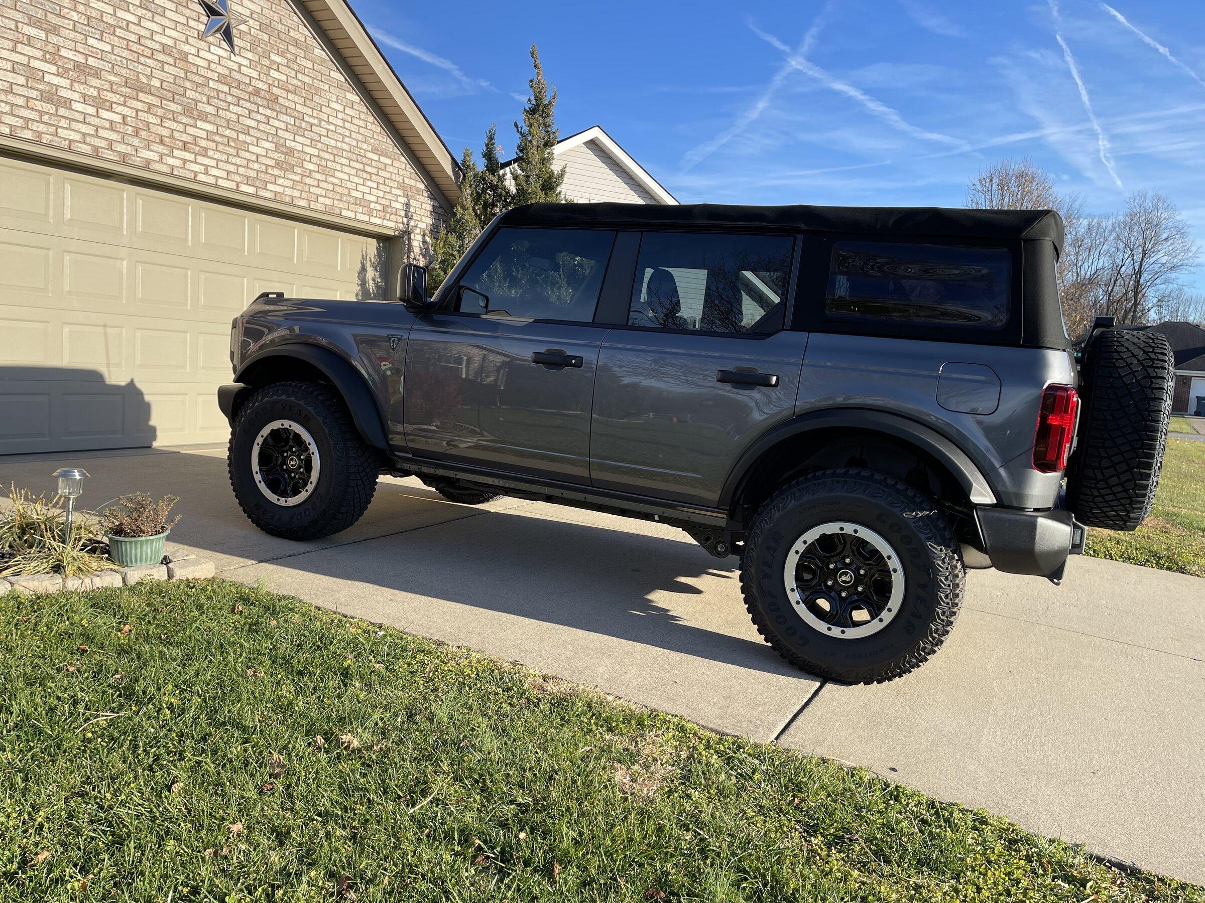 Ford Bronco 35% Window Tint on Carbon Grey 003CBB6F-EC3E-4BBC-86C7-677520EEFCA6