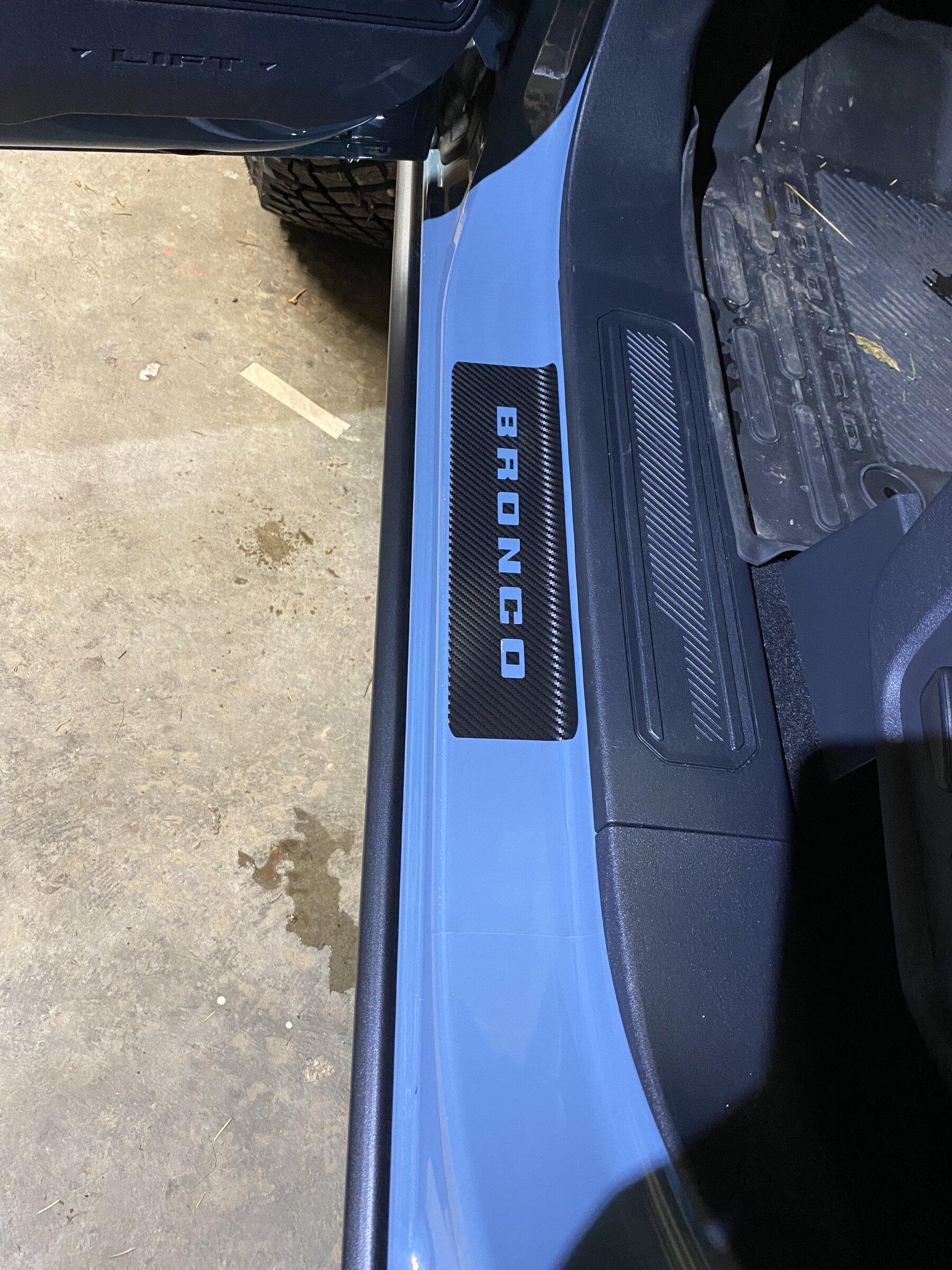 Ford Bronco OEM cargo mat scratching inside of tailgate 03E3FAB2-8403-4554-9117-9A366D437049