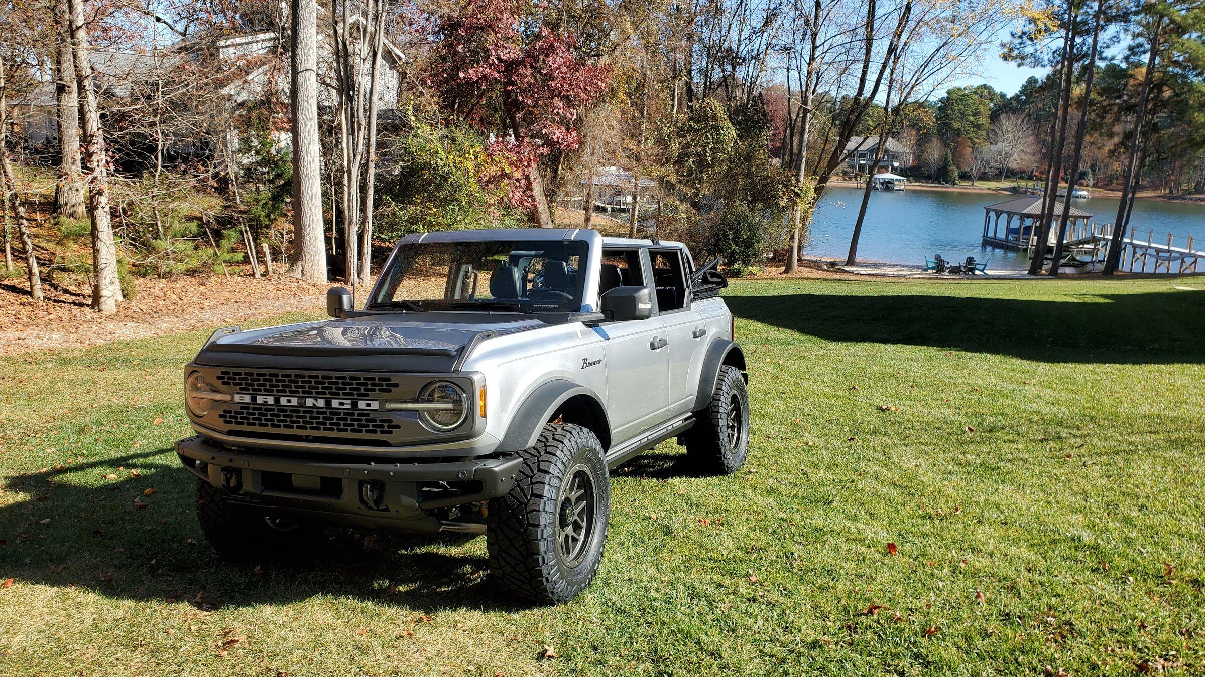 Ford Bronco ICONIC SILVER Bronco Club 20211203_122119