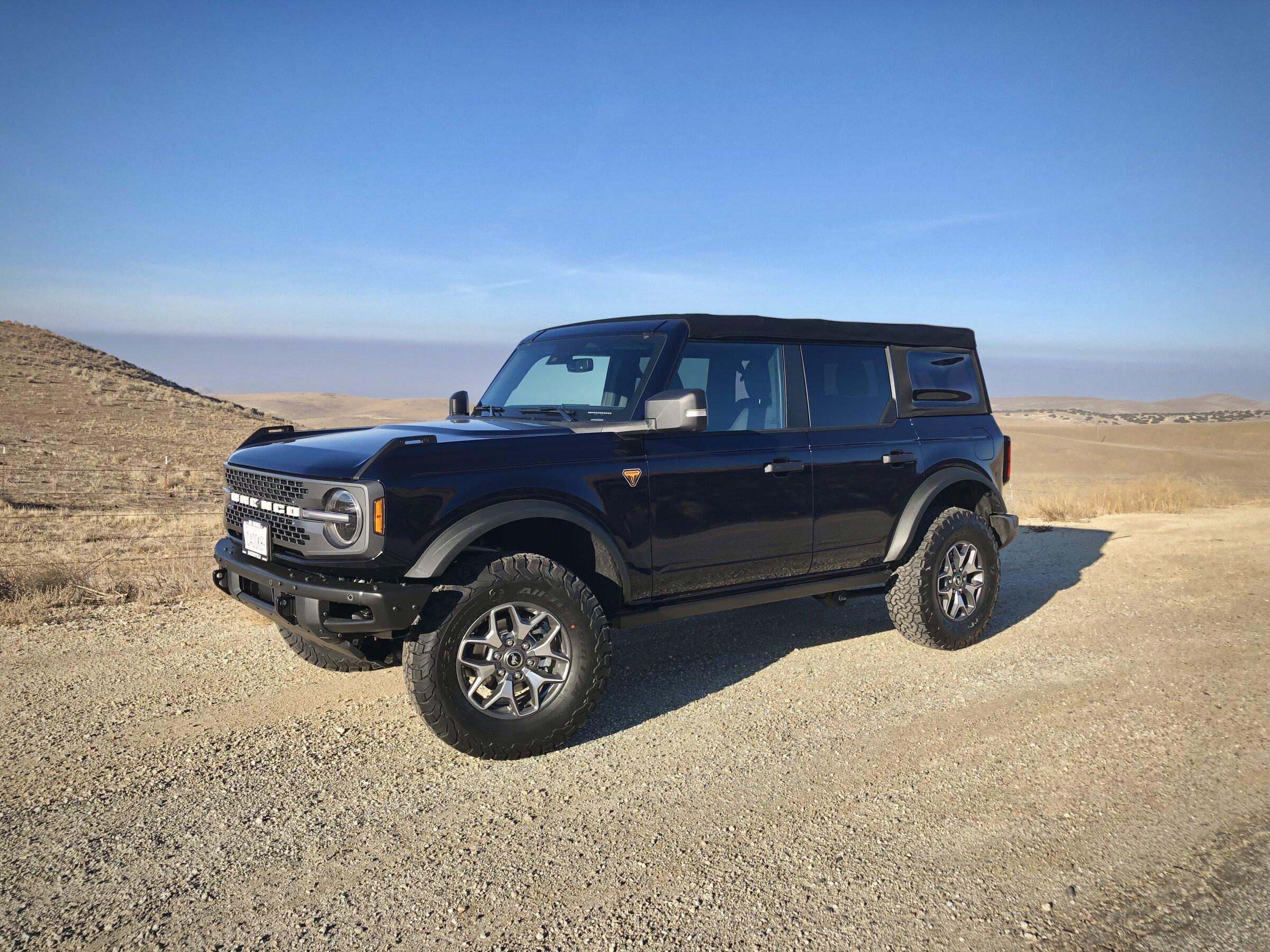 Ford Bronco ANTIMATTER BLUE Bronco Club IMG_E1243.JPG