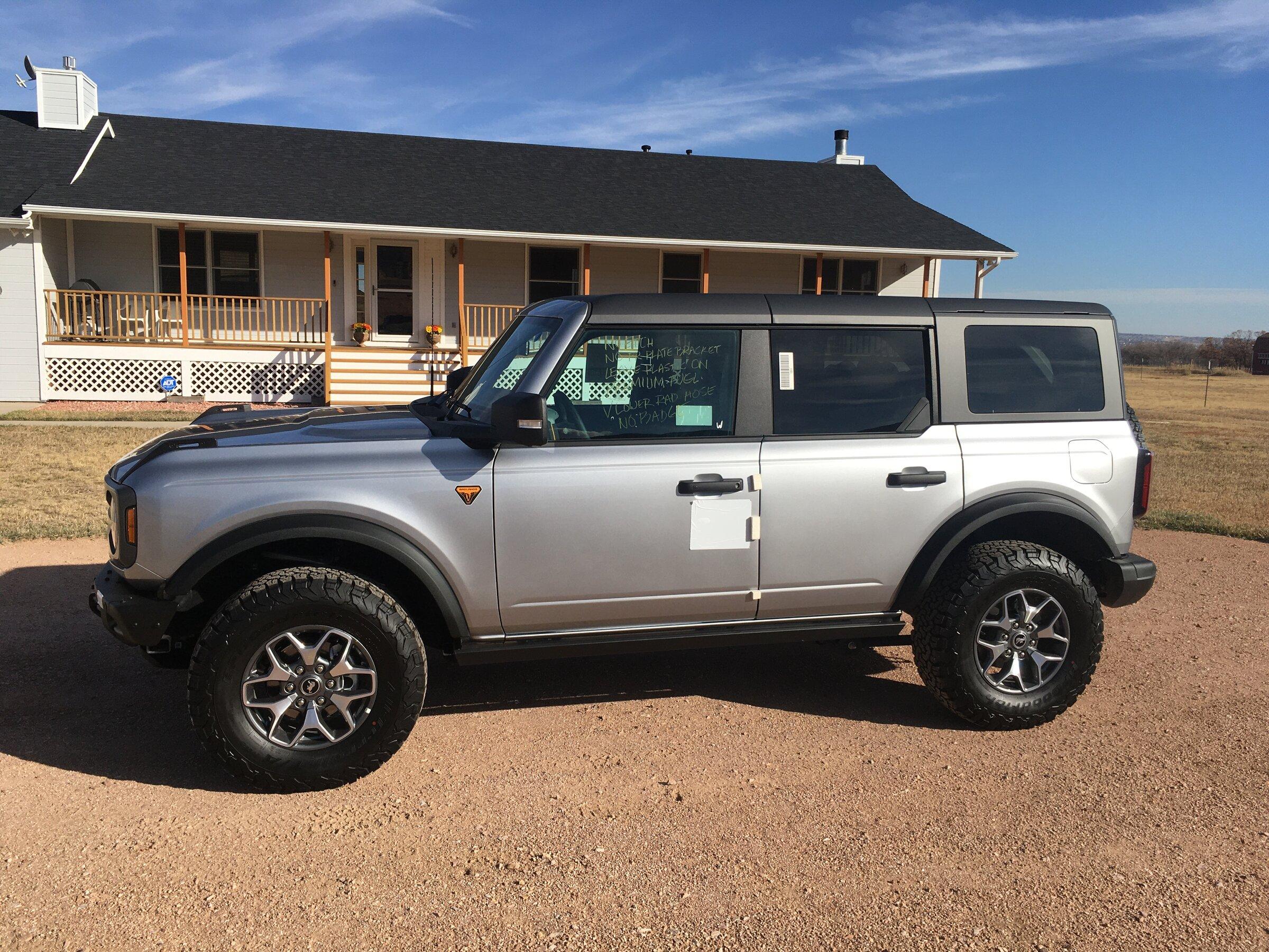 Ford Bronco Iconic Silver Paint Thread IMG_1950.JPG