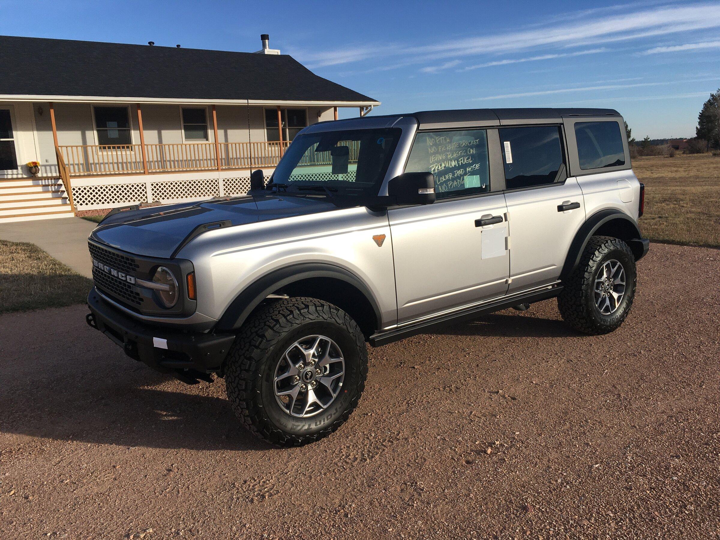 Ford Bronco Iconic Silver Paint Thread IMG_1954.JPG