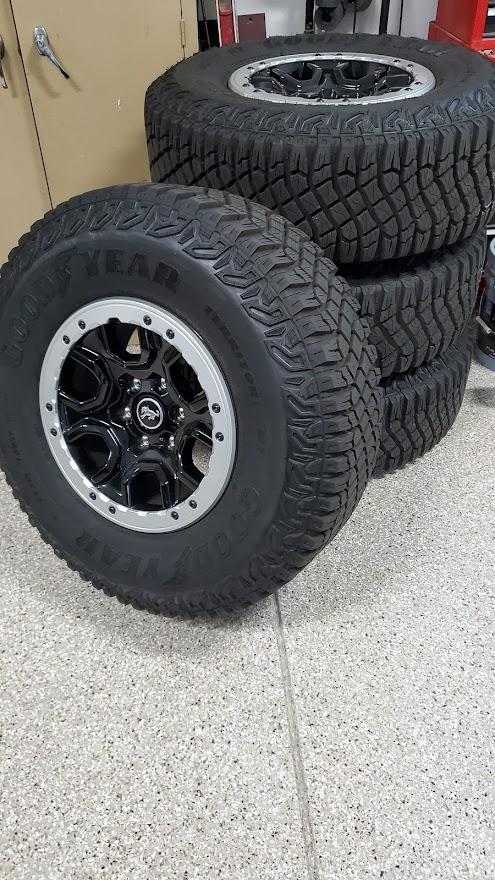 Ford Bronco Show us your installed wheel / tire upgrades here! (Pics) 20211202_165104