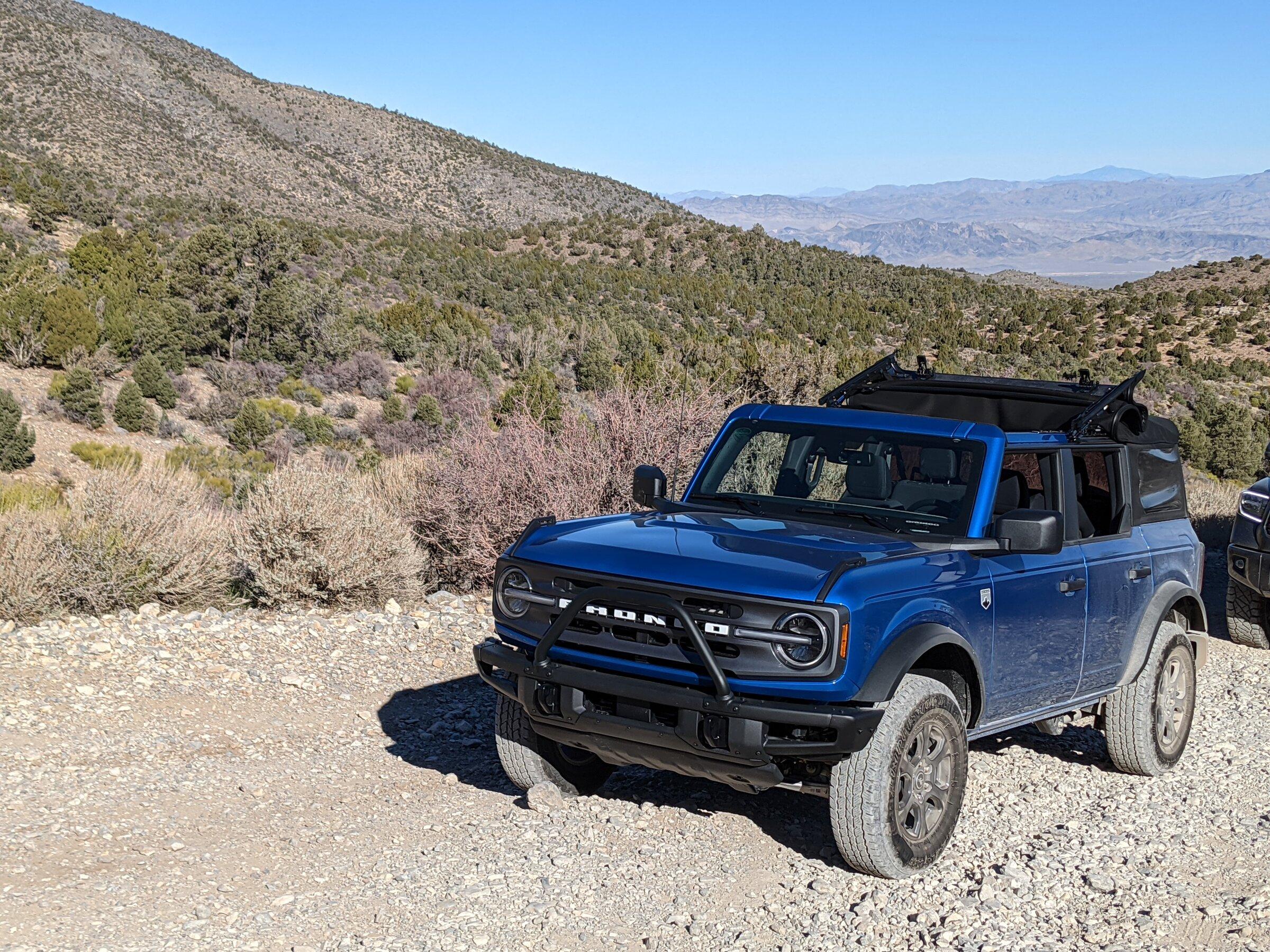 Ford Bronco VELOCITY BLUE Bronco Club PXL_20211130_173506084.MP