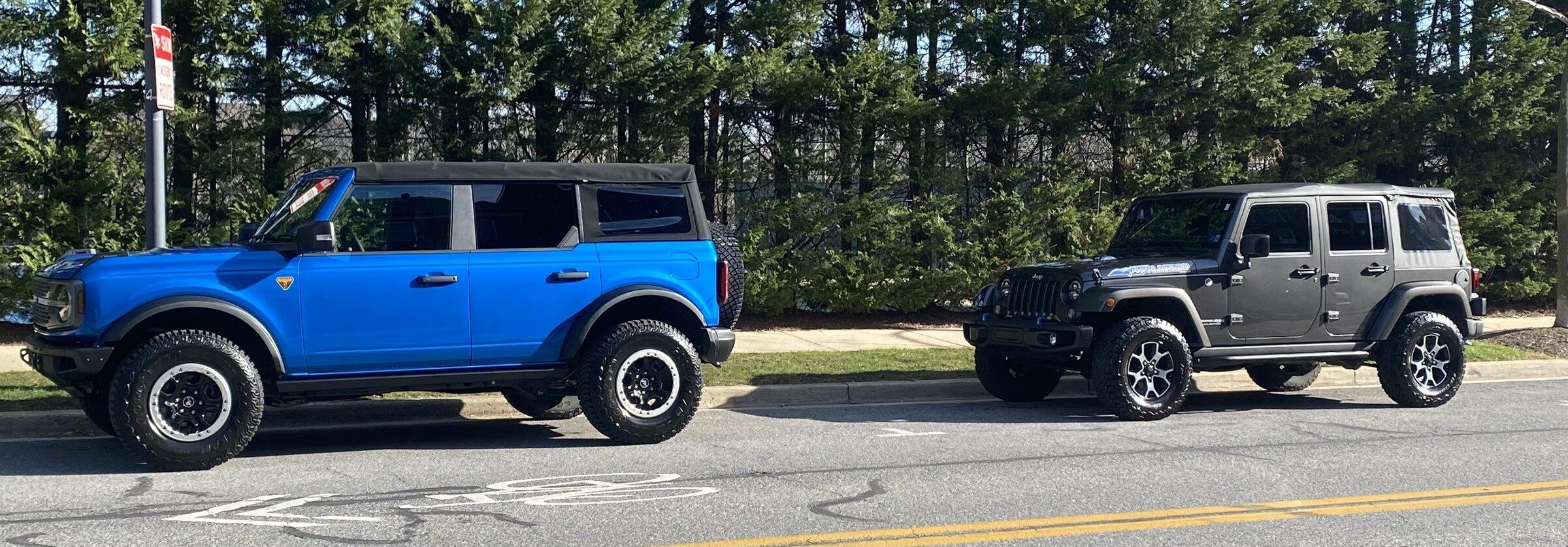 Ford Bronco VELOCITY BLUE Bronco Club IMG_6524