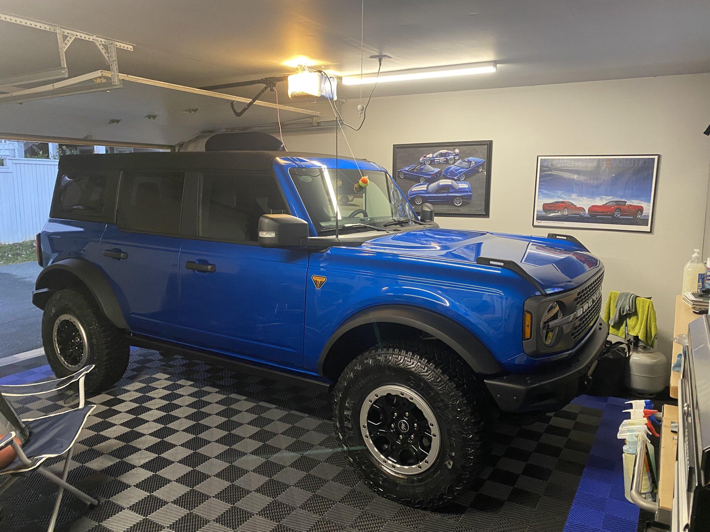 Ford Bronco VELOCITY BLUE Bronco Club IMG_6508
