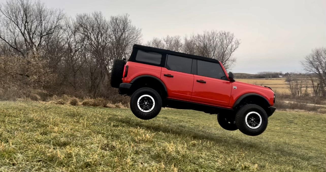 Ford Bronco 4 Door BigBend Full Send Jump!! 🚀🚀🚀 9FB3D090-F3BF-45EF-B572-93C5347230FB