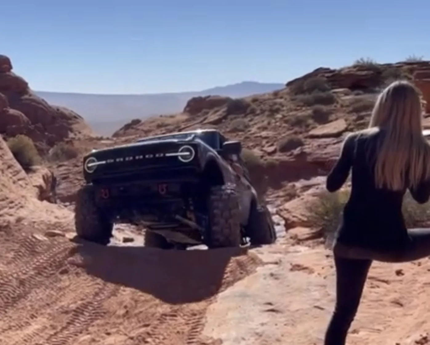 Ford Bronco 2021 Bronco on 40s eats rocks alive 16F93294-15EE-433D-8764-C7BA22C14188