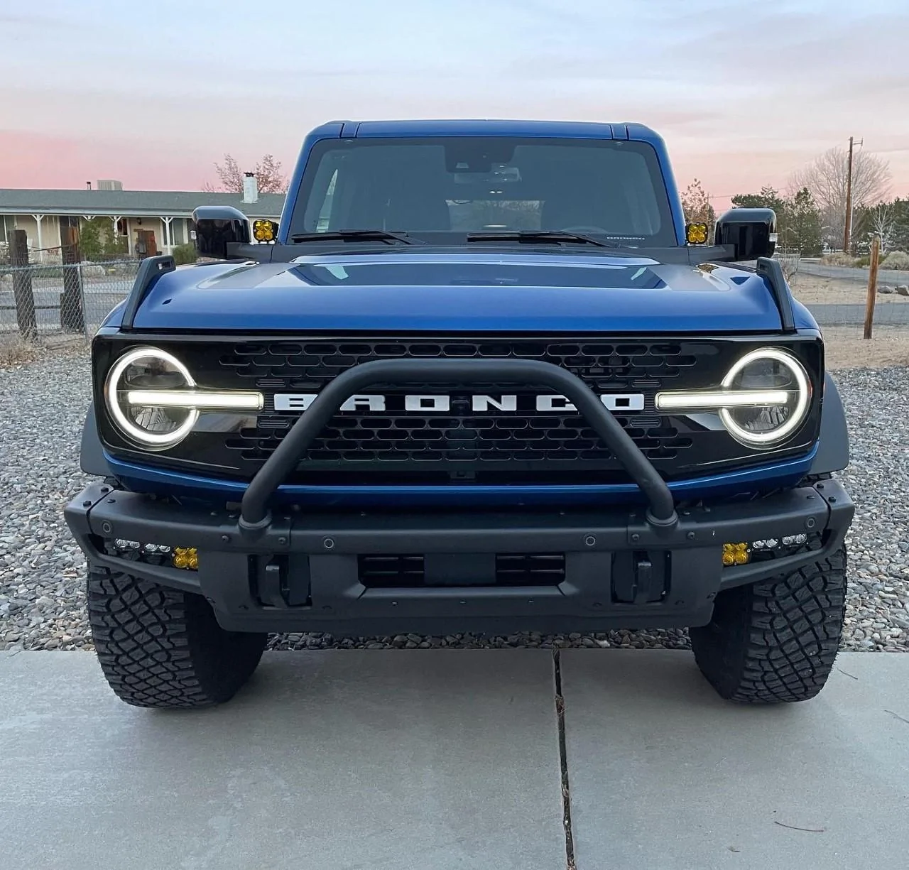 Ford Bronco Lightning Blue First Edition on 37's, 17" Dirtylife beadlocks wheels, King Shocks Bronco Day 8