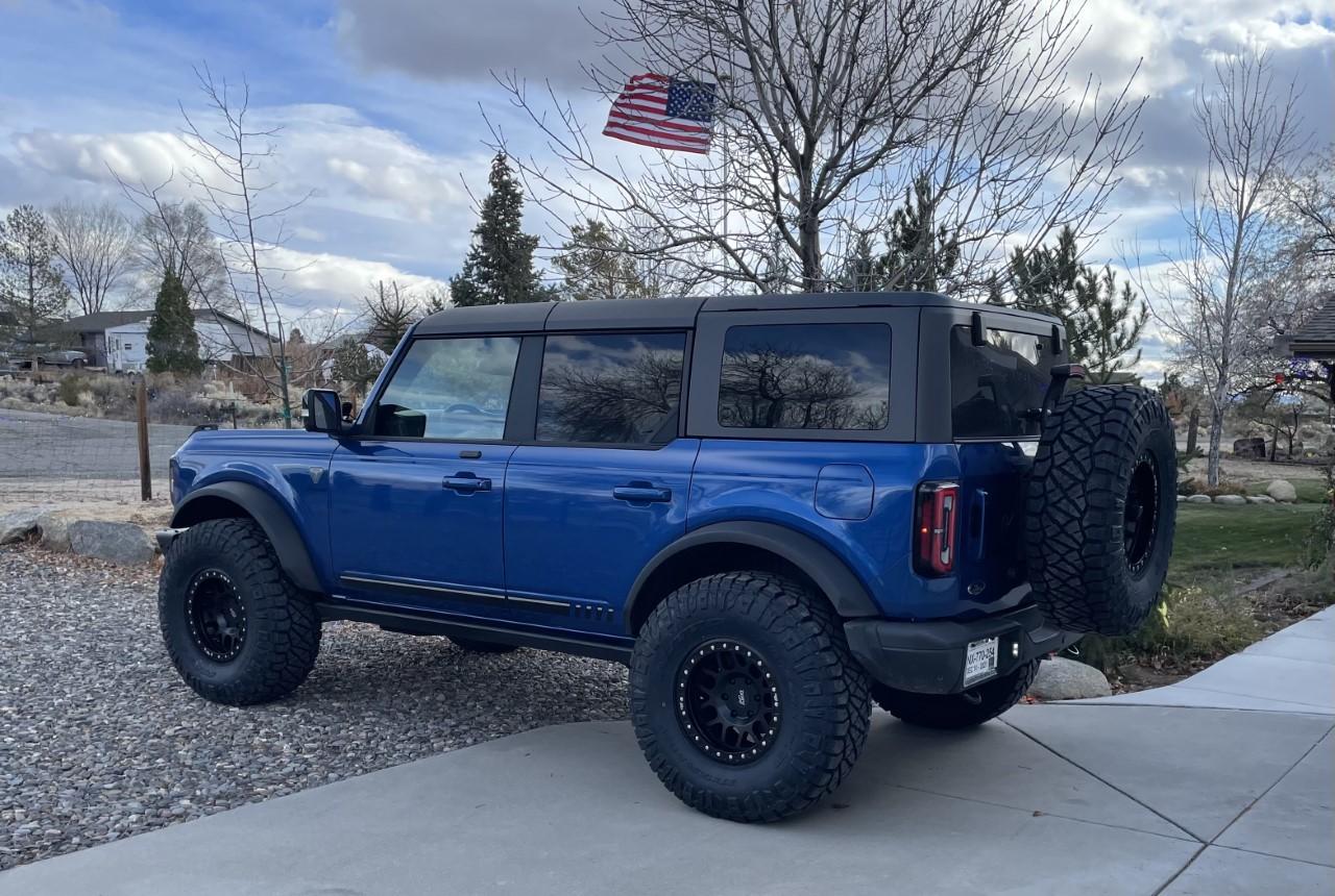 Ford Bronco Lightning Blue First Edition on 37's, 17" Dirtylife beadlocks wheels, King Shocks thumbnail_IMG_2658