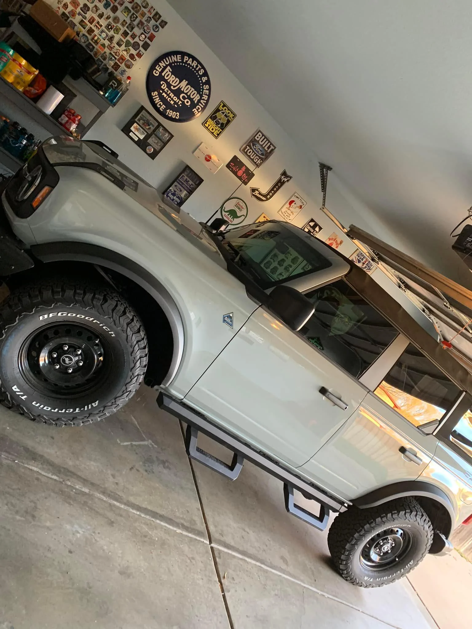 Ford Bronco CACTUS GRAY Bronco Club bron