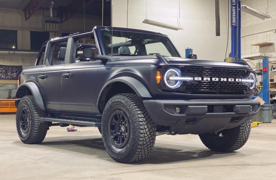 Ford Bronco ANTIMATTER BLUE Bronco Club XPEL Stealth Satin Antimatter Blue Bronco 4-Door 4