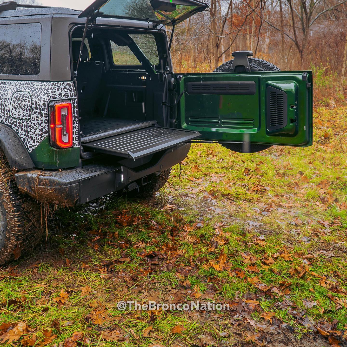Ford Bronco Everglades Bronco Teaser Photos Reveal Square Fenders, Snorkel and Wheel Design 264098066_451754289719398_9135460370684945964_n