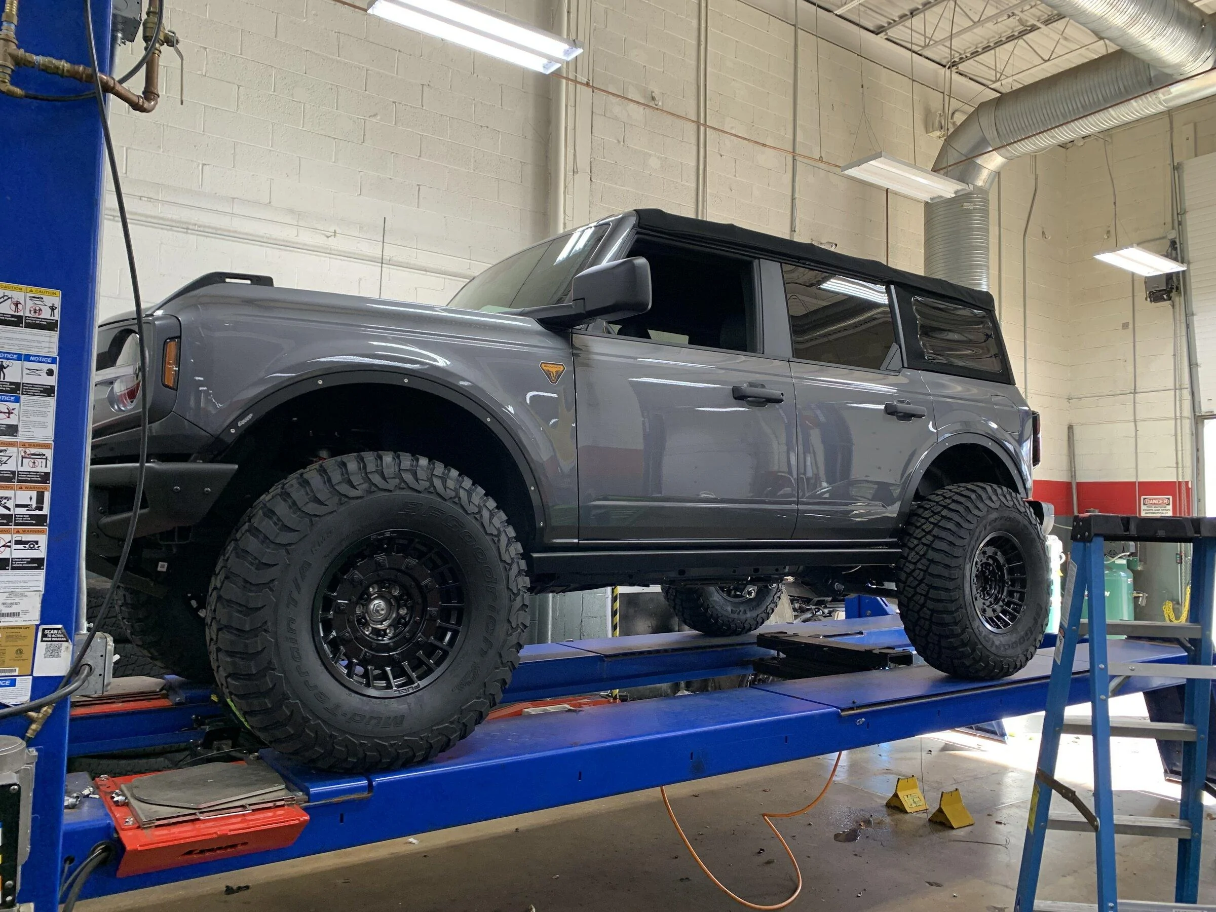 Ford Bronco Badlands Build 37" | 3.5" 4WP Coilovers | Arms | Track Bar | RC Hidden Winch | Fender Deletes b1