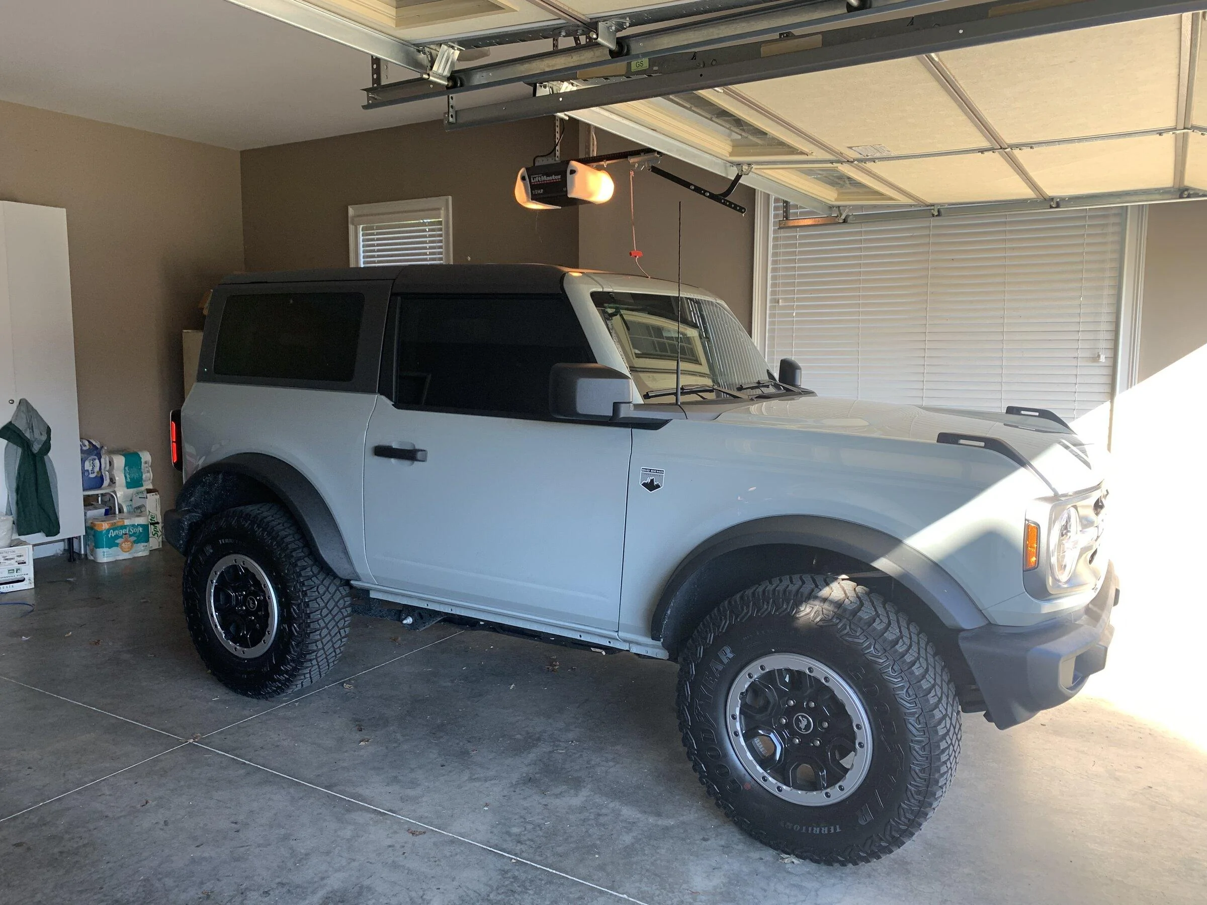 Ford Bronco 2 door 4C2DDAA1-96DB-481A-BB41-1CFD1DB71ED6