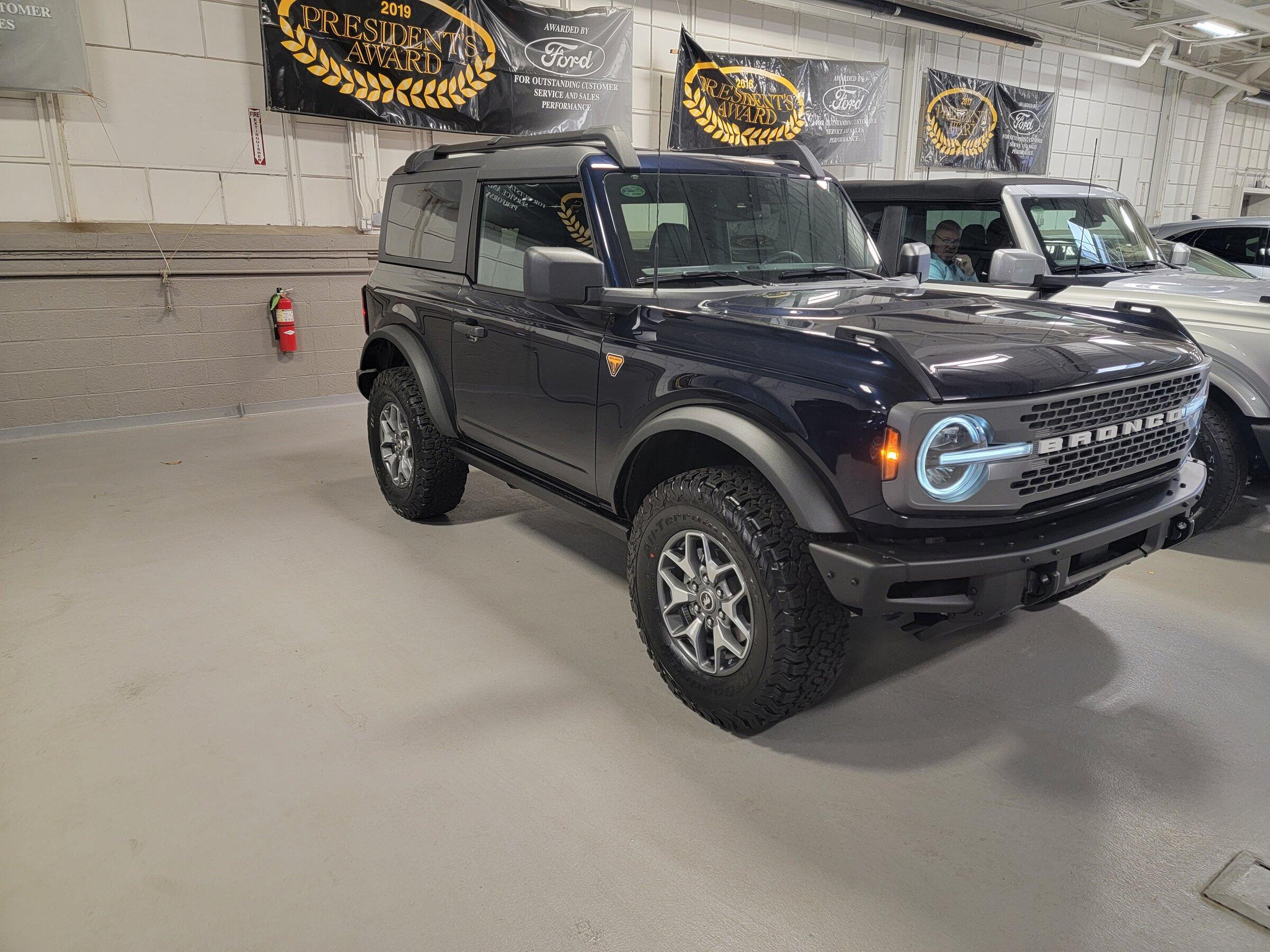 Ford Bronco ANTIMATTER BLUE Bronco Club 20211126_105620