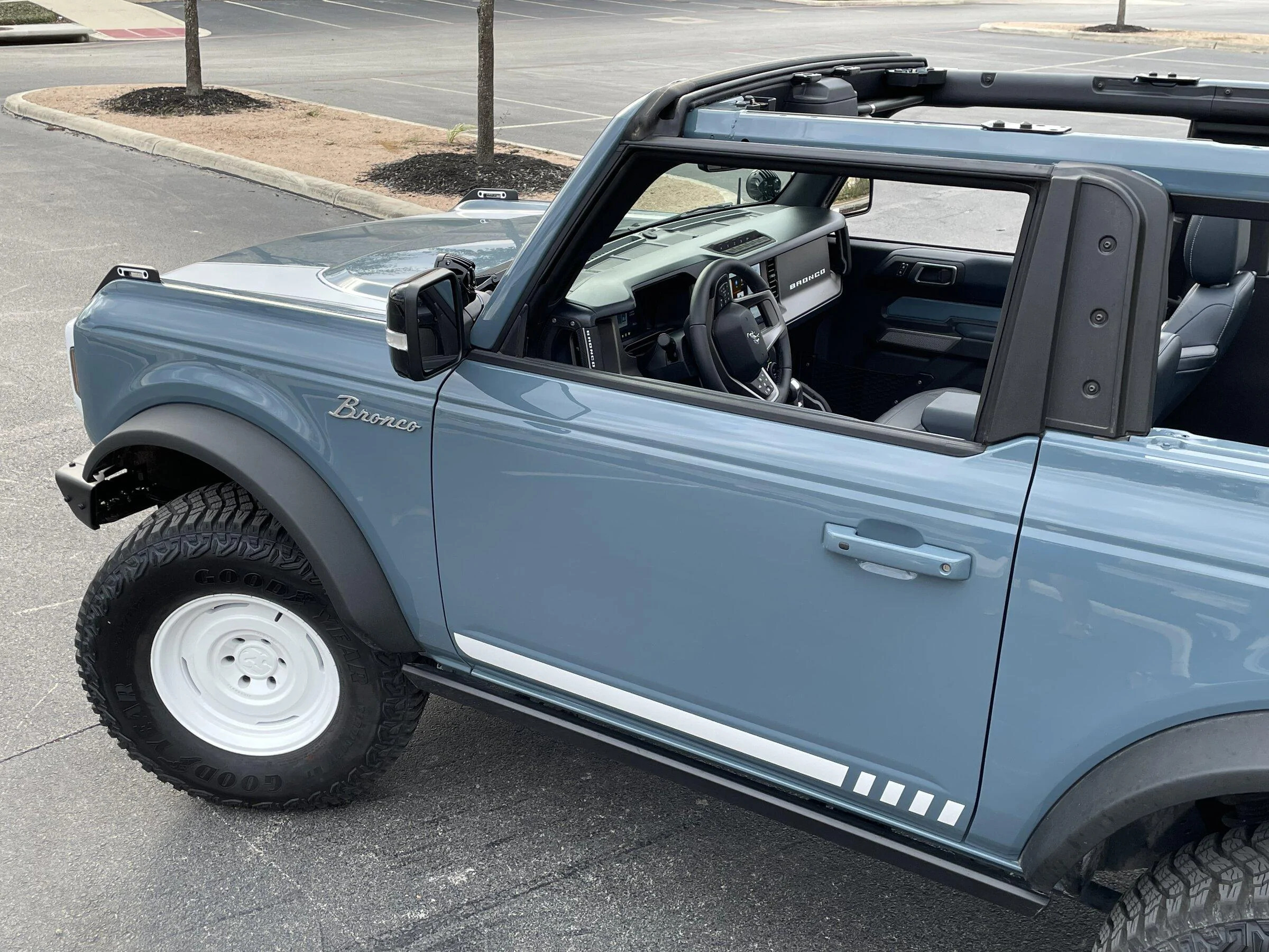 Ford Bronco Phase 1 Customizations: First Edition Area 51 - White Grille, Wheels, Mirrors, Stripes, Wrapped MIC Top 9B2ECB45-461D-43C7-A2EE-F4F63B8960BF
