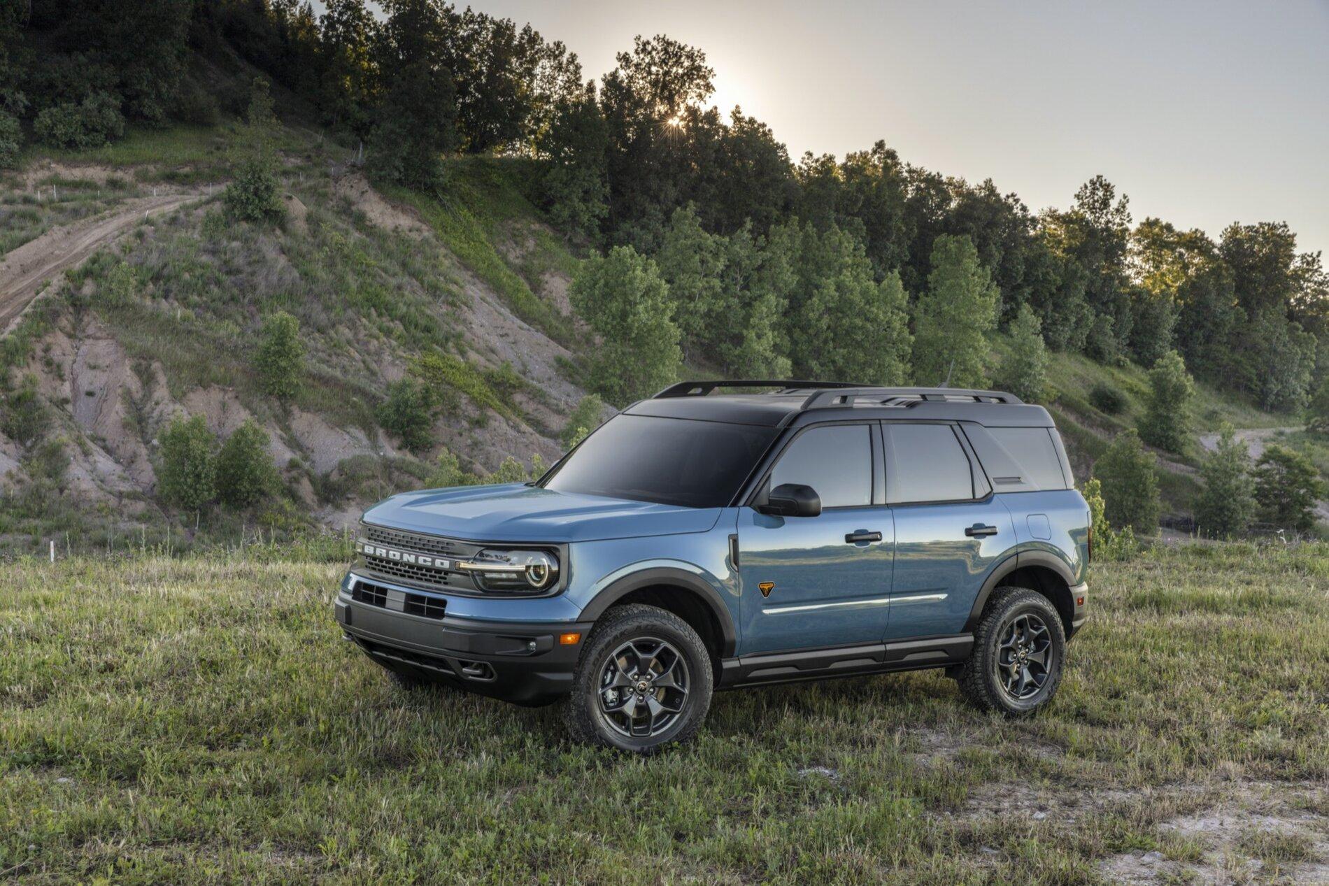Ford Bronco Cactus Gray and Area 51 2A7E5E36-7B07-4186-A150-2AEBD30F9AF1