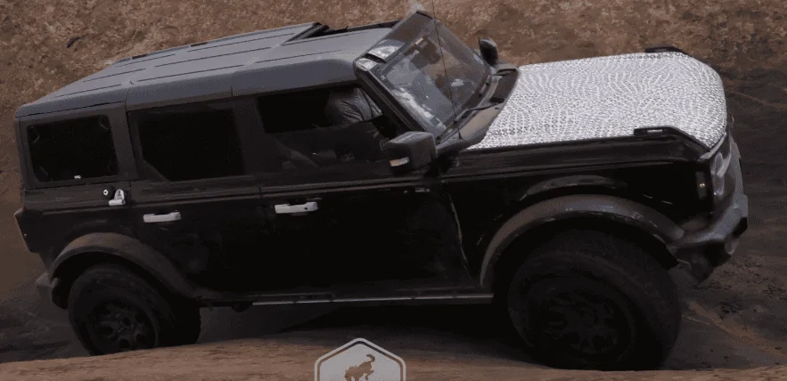 Ford Bronco Modular Hardtop? Have we seen this configuration? 1597062303861