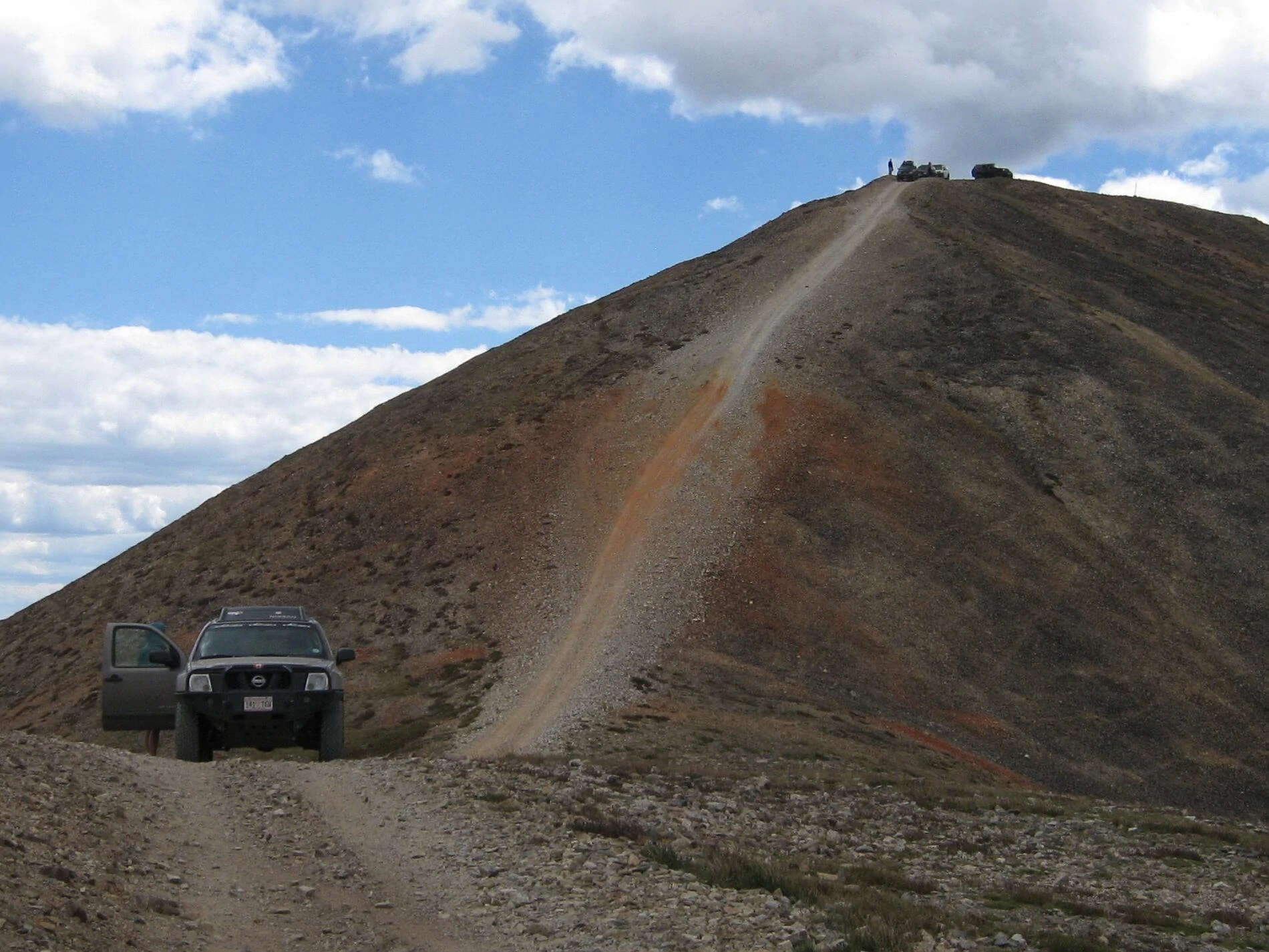 Ford Bronco Jeep Gladiator vs Defender Vs 4Runner vs old defender IMG_3907
