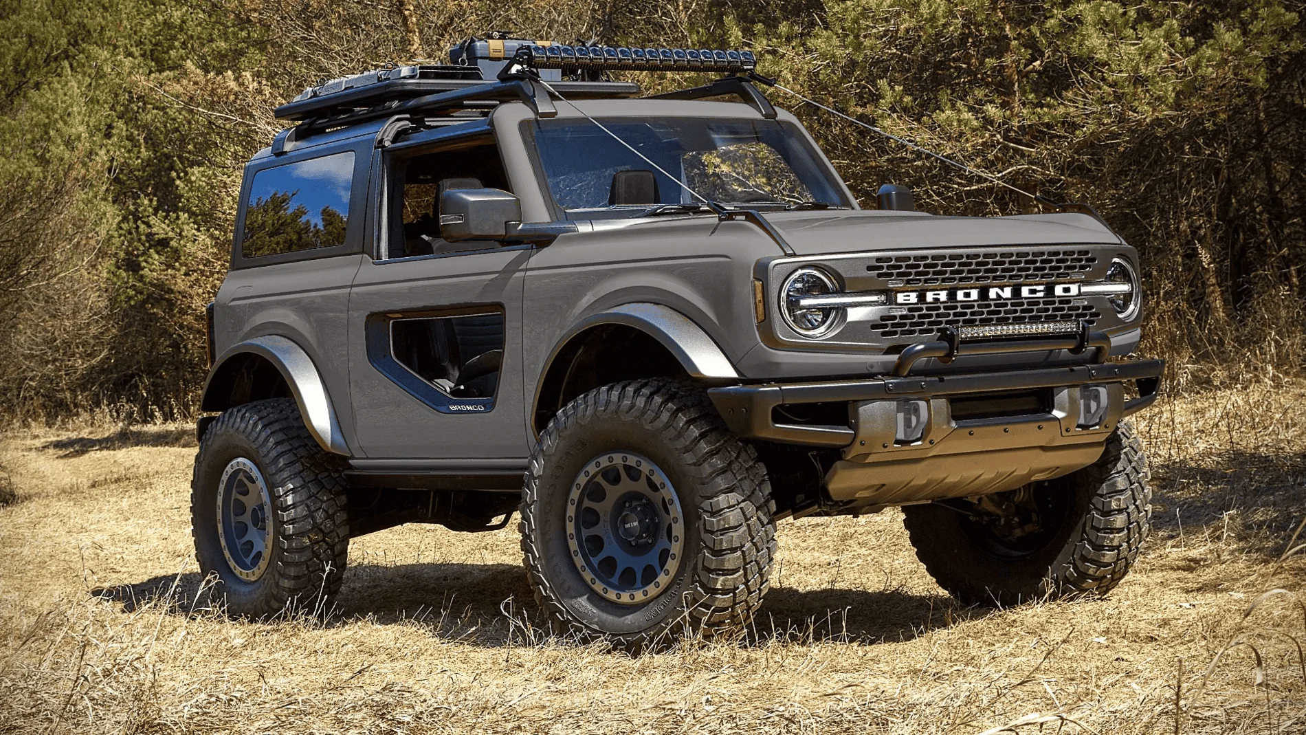 Ford Bronco Different Trims with 33s and Sasquatch Renderings badsquatch_area51_acc_silver