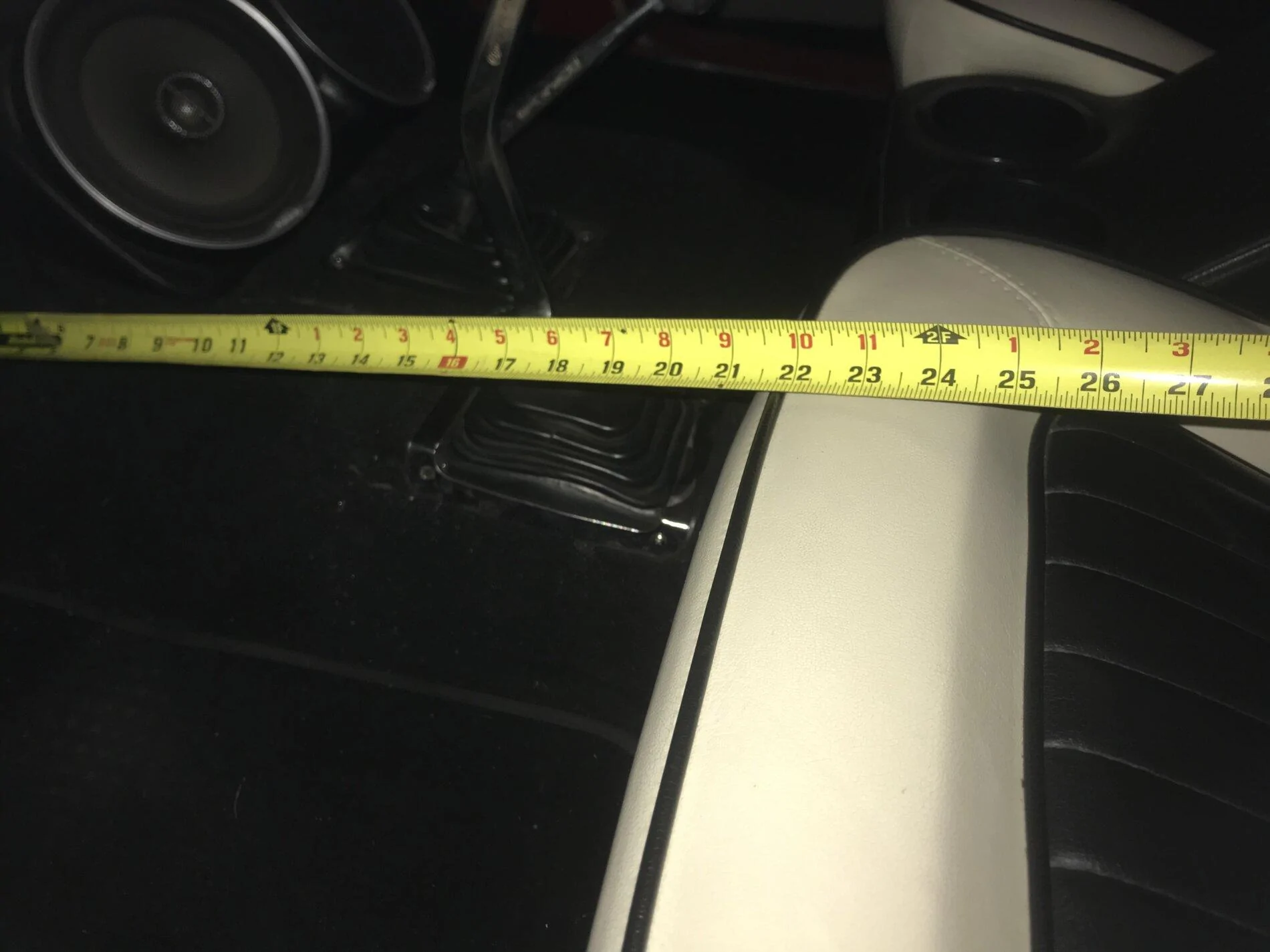 Ford Bronco Leg room dimensions F083F198-EE48-49B8-83ED-042C04F6E498