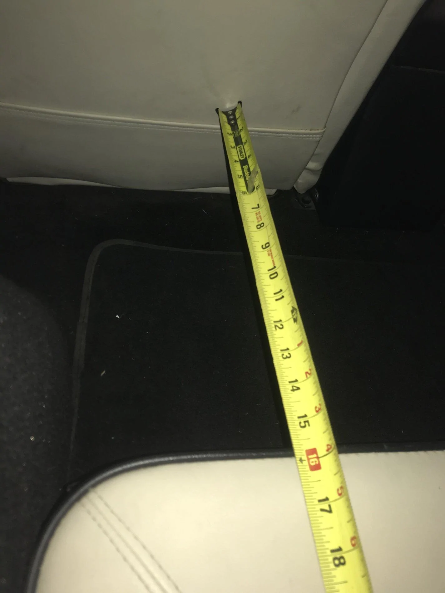 Ford Bronco Leg room dimensions 77D38414-32F5-408B-8690-13132F4A417A