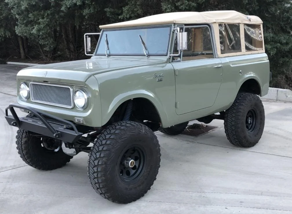 Ford Bronco White Soft Top!? 1969_international_harvester_scout_800_1548191677b9a60dec12athumbnail_IMG_0837