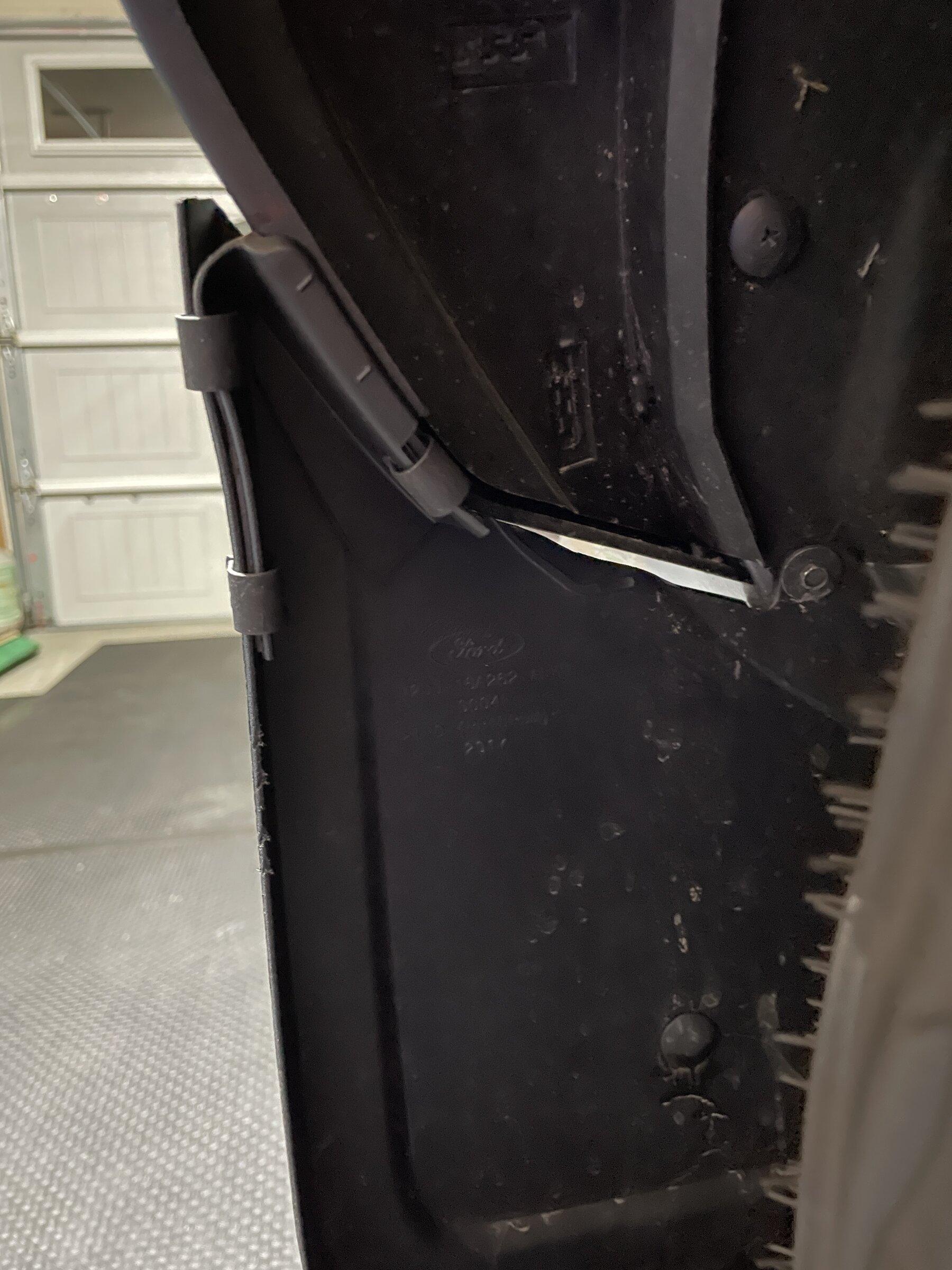 Ford Bronco Front Splash Guards/Mud Flap will NOT fit with Running Board 28AE5912-7041-43F1-992F-82A2F005A334