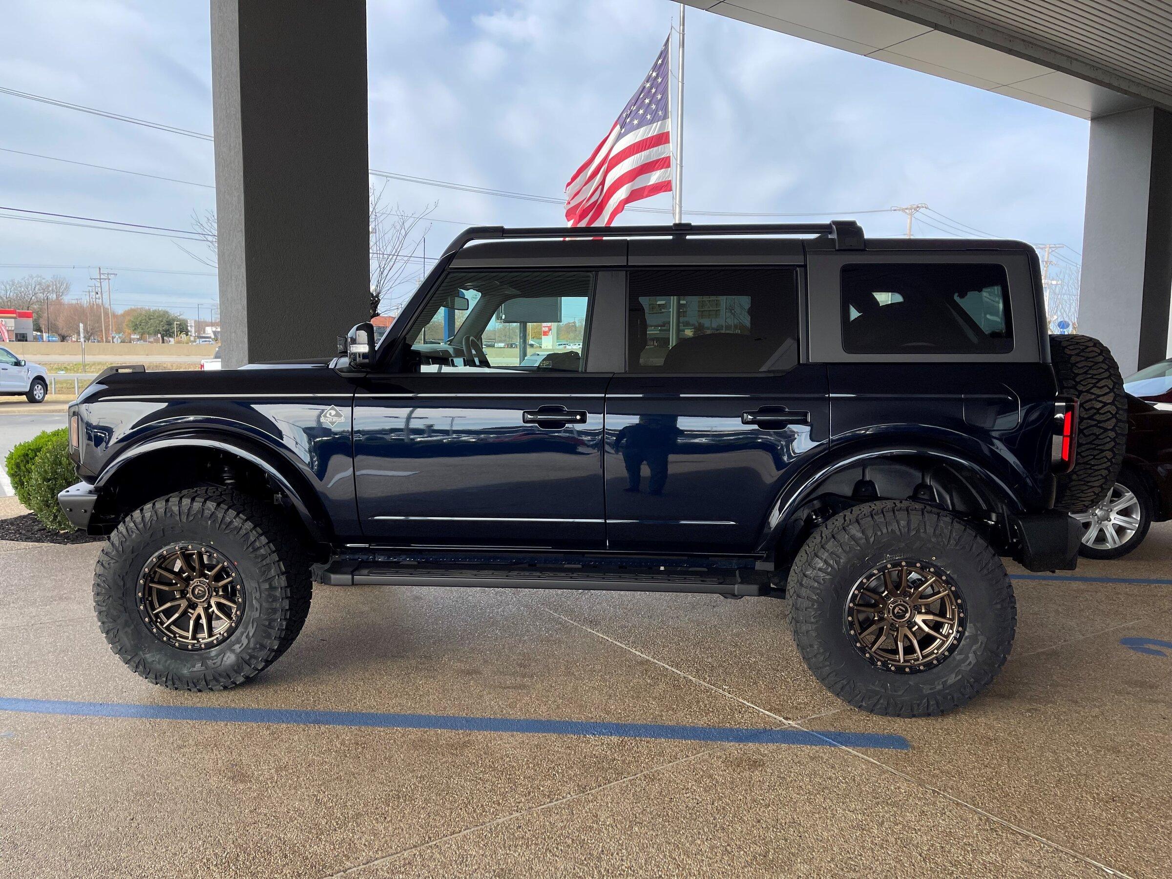 Ford Bronco ANTIMATTER BLUE Bronco Club Bronco1