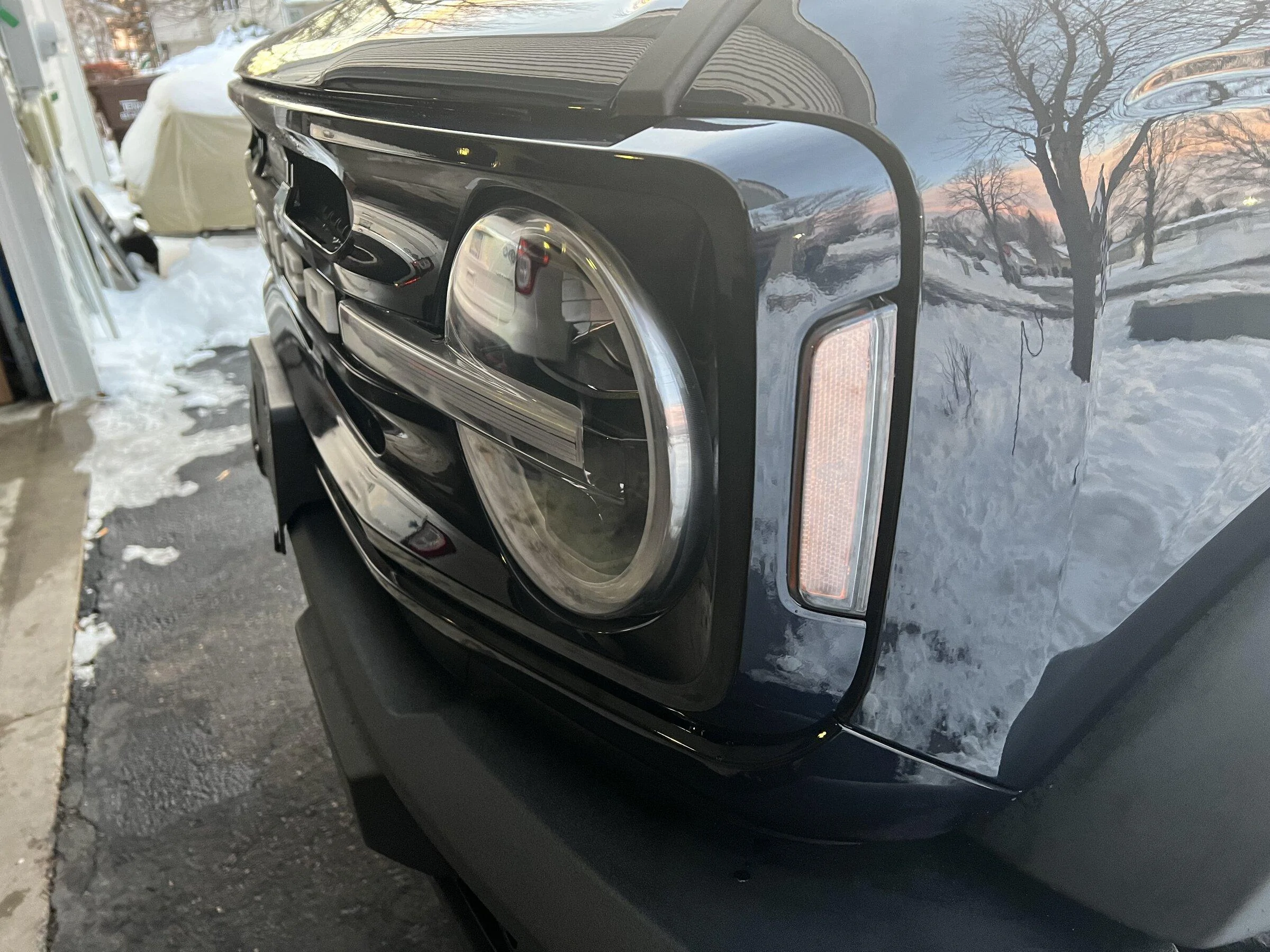 Ford Bronco Bronco grill painted in Antimatter Blue D672BB86-40A6-4CC1-BA4F-E00417A96EC5
