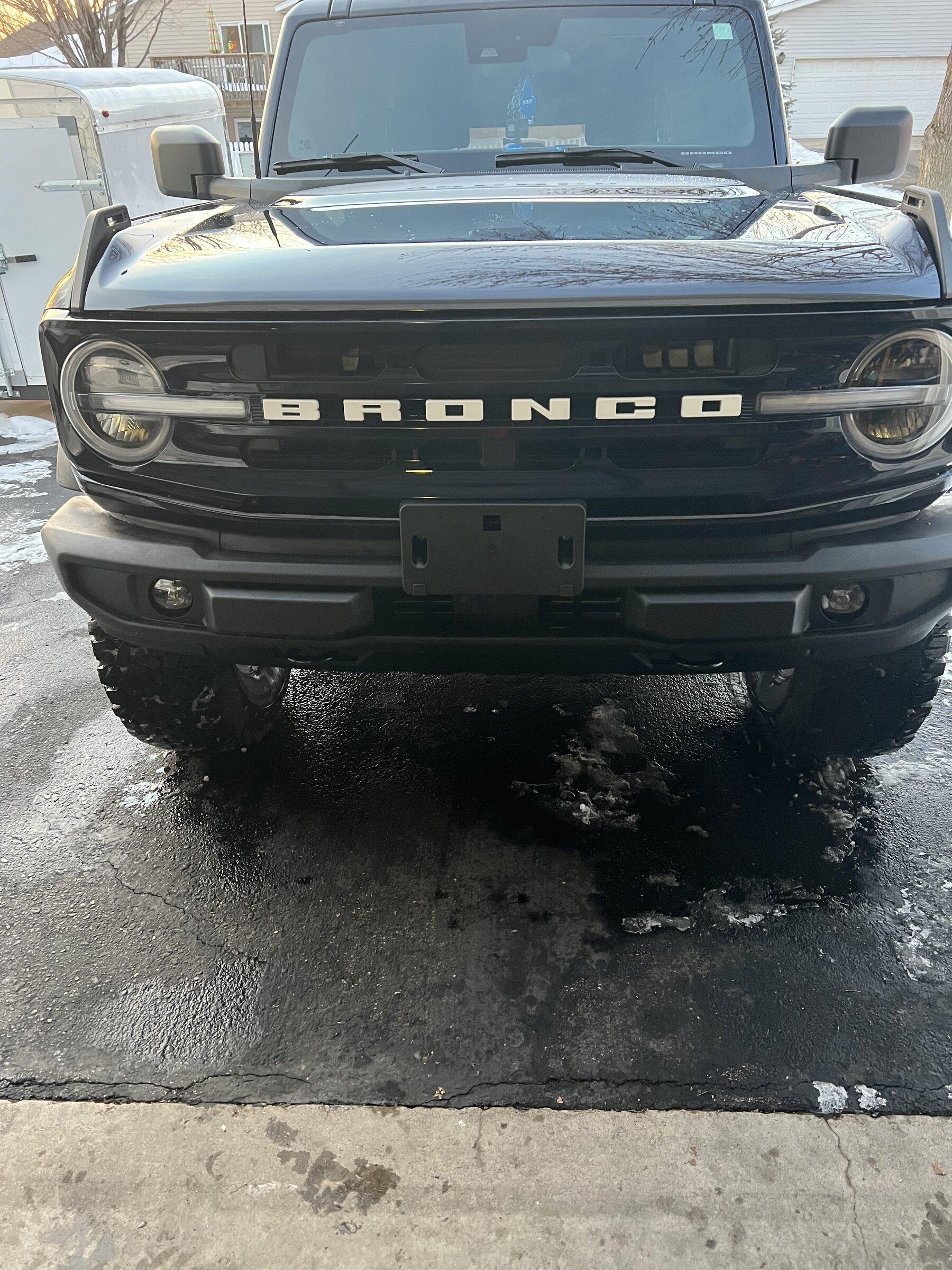 Ford Bronco Bronco grill painted in Antimatter Blue 644D0465-2AE7-42B3-BEE0-7479C71E5526