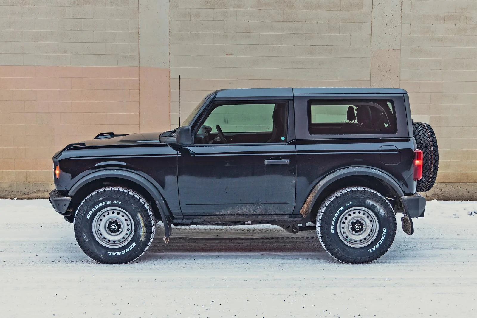 Ford Bronco SHADOW BLACK Bronco Club Bronco%201st%20a2-X3