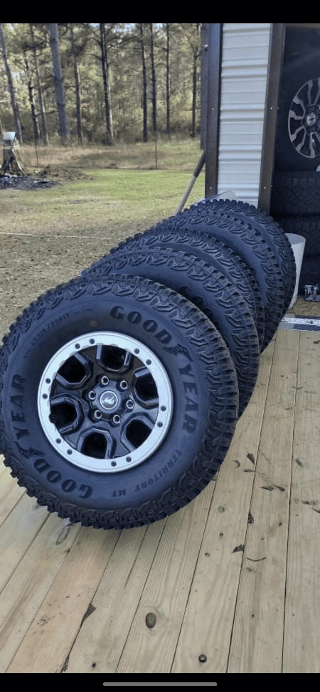 Ford Bronco SHADOW BLACK Bronco Club 335CEAC7-09BE-4F64-80A2-FFE8E8694E44