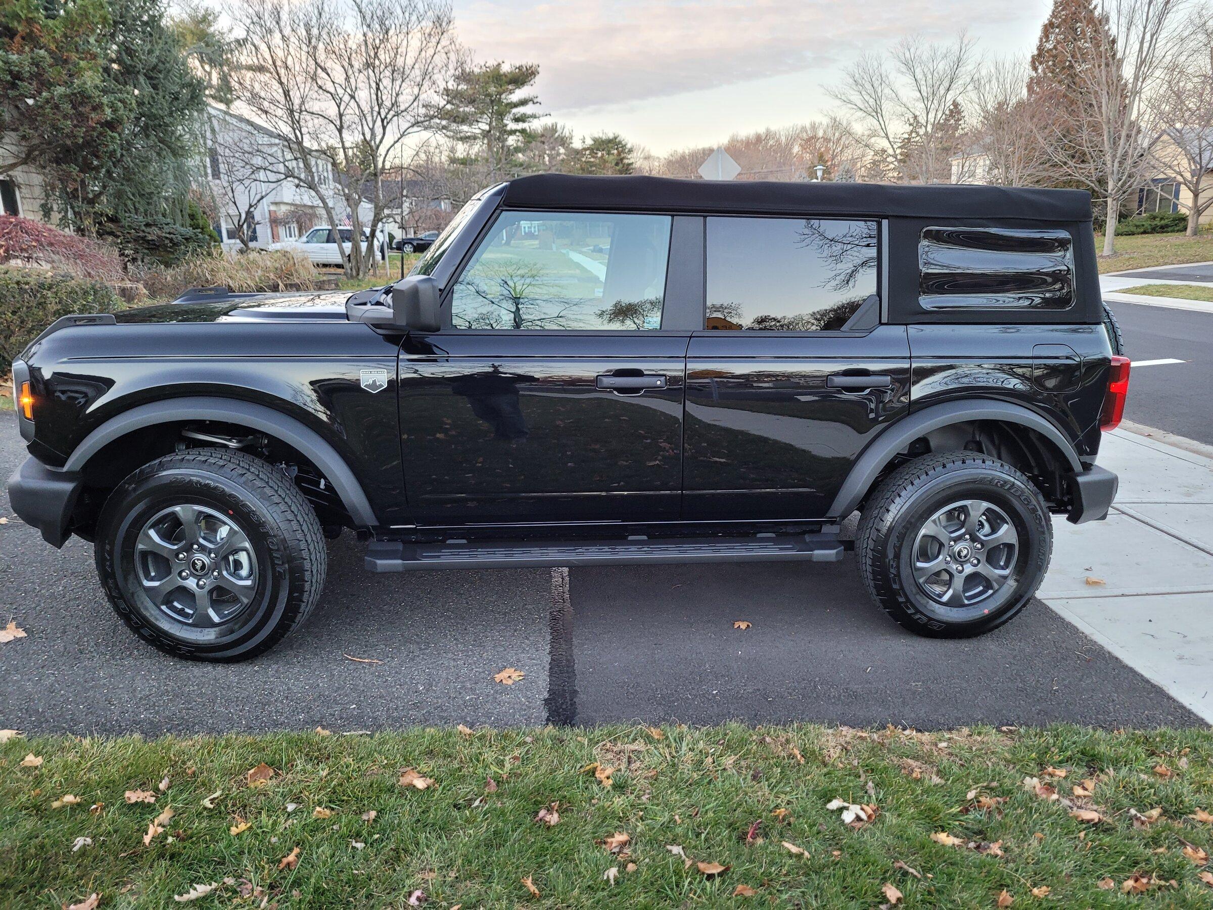 Ford Bronco SHADOW BLACK Bronco Club 20211203_161125