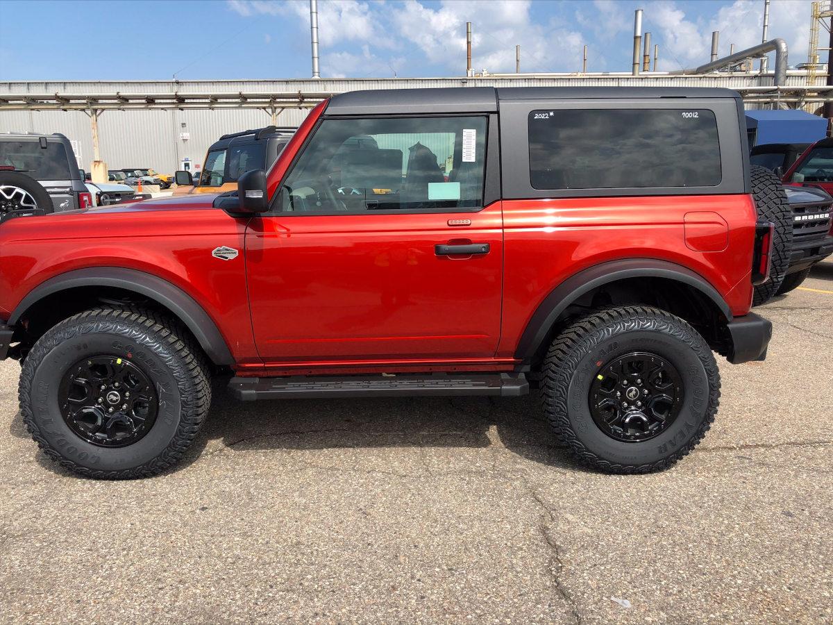 Ford Bronco Anyone seen the Hot Pepper Red Bronco? Hot-Pepper-Red-2022-Bronco-2