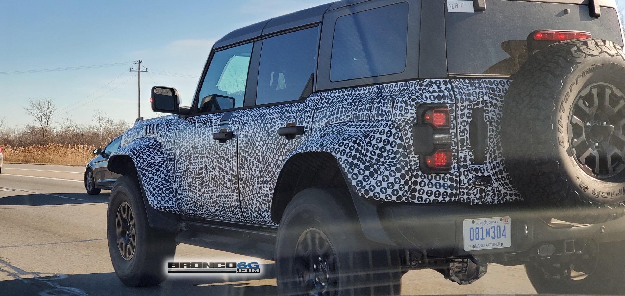 Ford Bronco Bronco Raptor spotted in Detroit with clear look at fender gills 20211217_113551